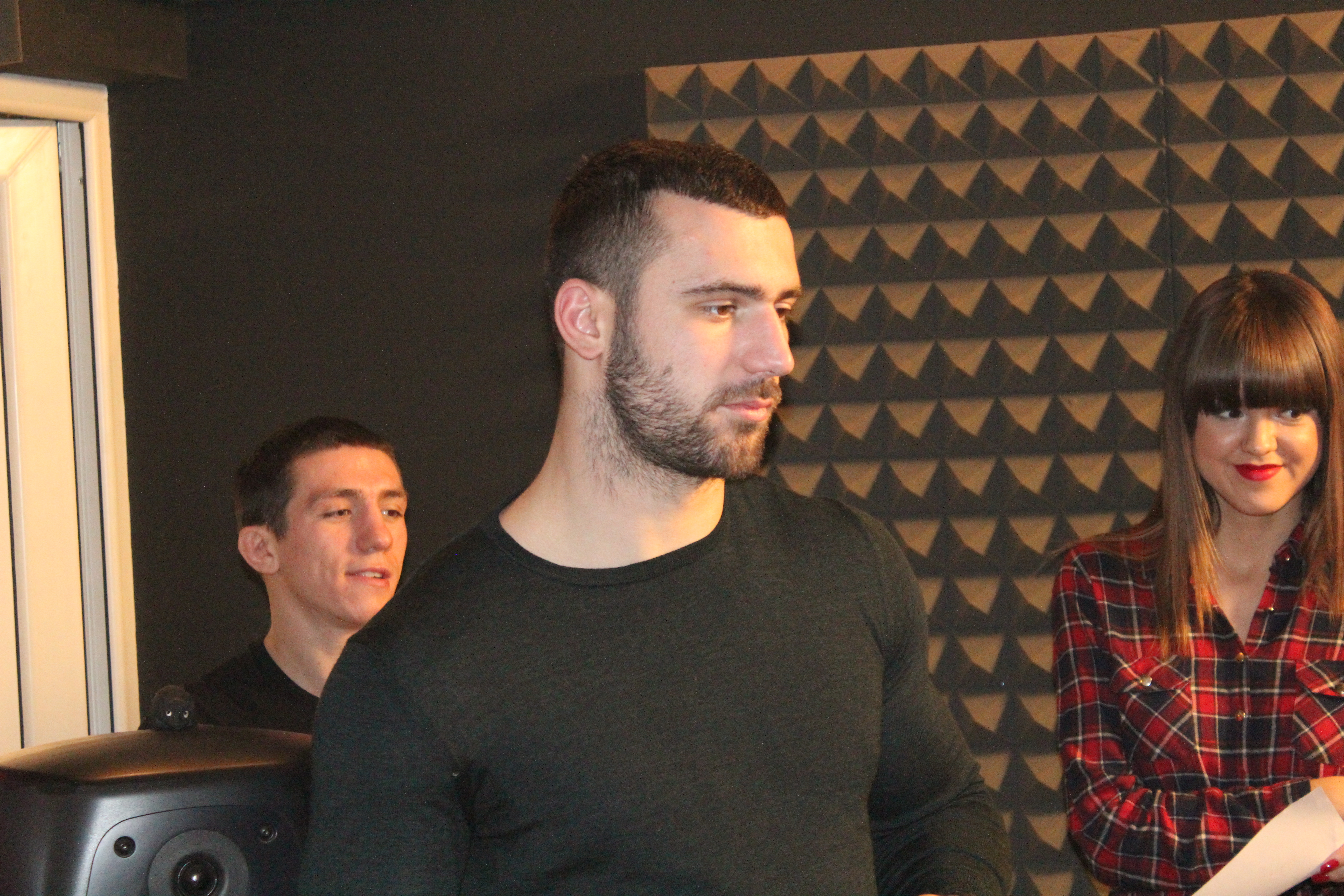 EXCLUSIV / Primiți cu colindul? Luptătorii Superkombat au intrat în studio! GALERIE FOTO&VIDEO