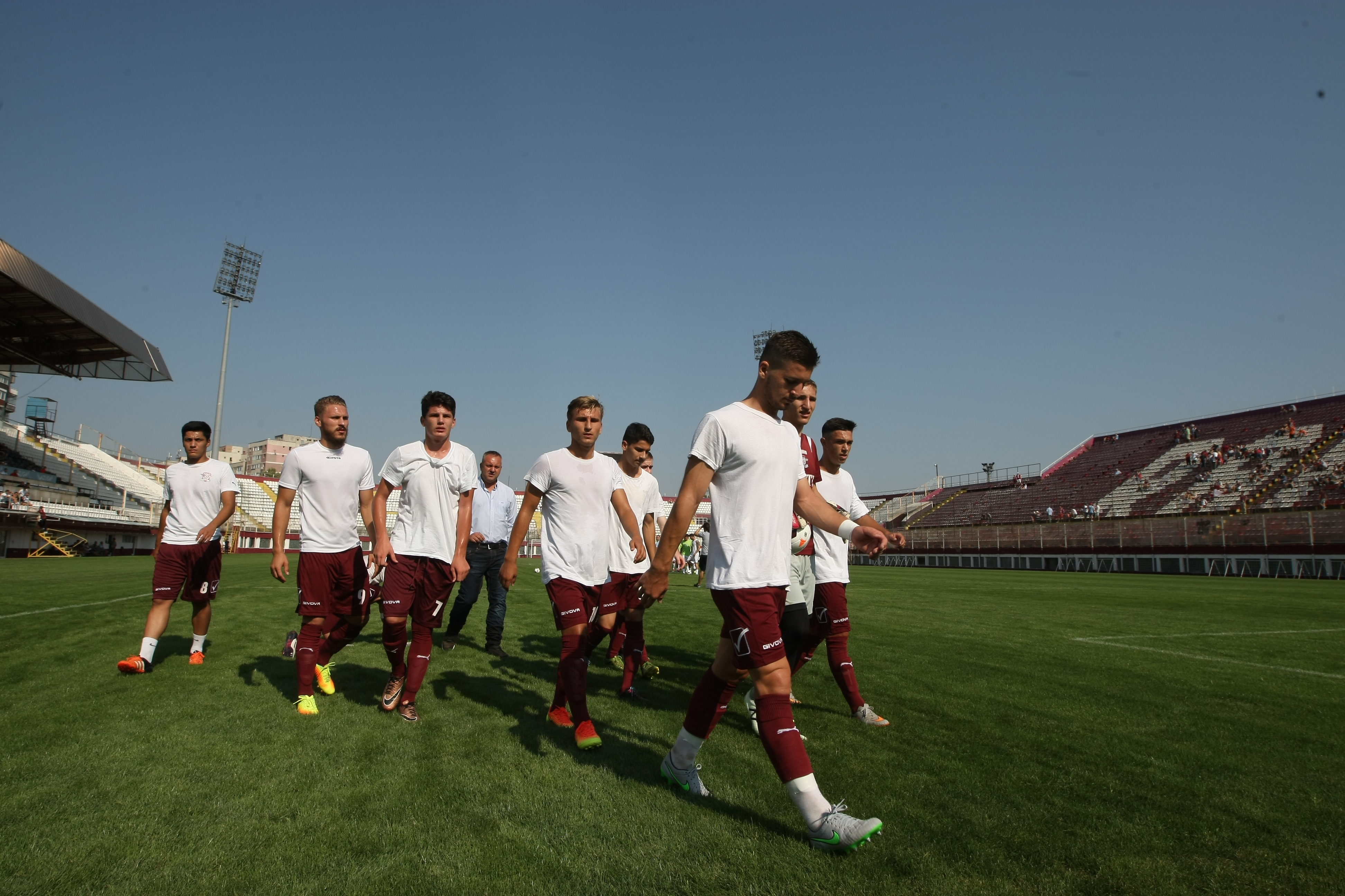 Meciul AFC Rapid - ASSC Rapid, din Liga V, întârziat cu un sfert de oră: s-a defectat imprimanta care tipărea biletele! Scor categoric: 5-0 | FOTO