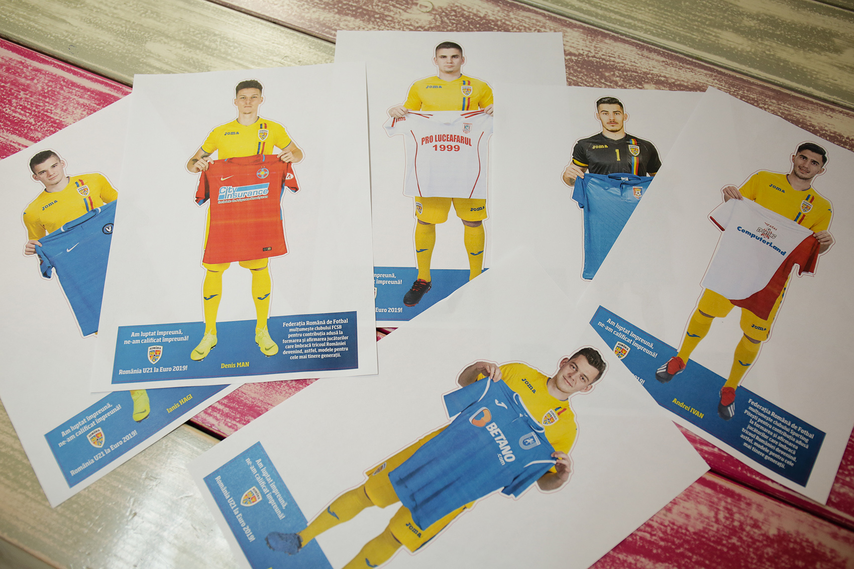 Recunoștință de carton. FRF a trimis cluburilor machete cu fotbaliștii deveniți internaționali. Reacții | GALERIE FOTO&VIDEO