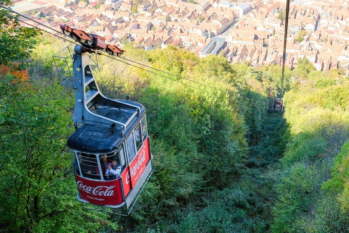 Telecabina de pe Tâmpa intră într-un proces de modernizare. Din 1970 funcționează permanent