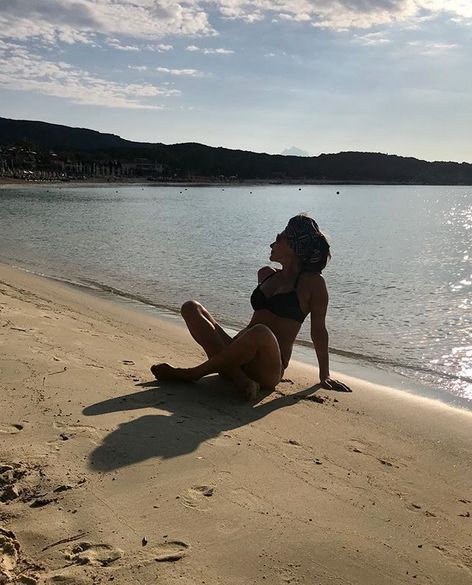De necrezut cum poate arăta Romanița Iovan în costum de baie la 53 de ani. Ipostaze superbe din vacanța cu iubitul | FOTO