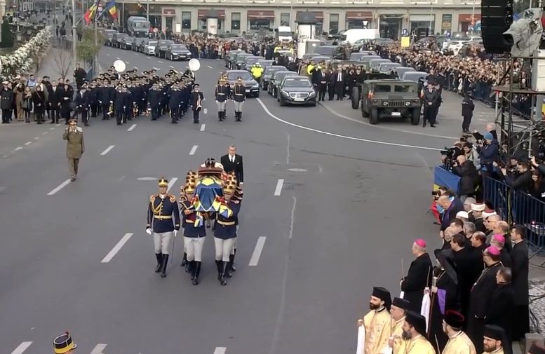 FOTO&VIDEO. România și-a luat rămas bun de la Regele Mihai. Ultimul drum pentru ultimul Rege al românilor