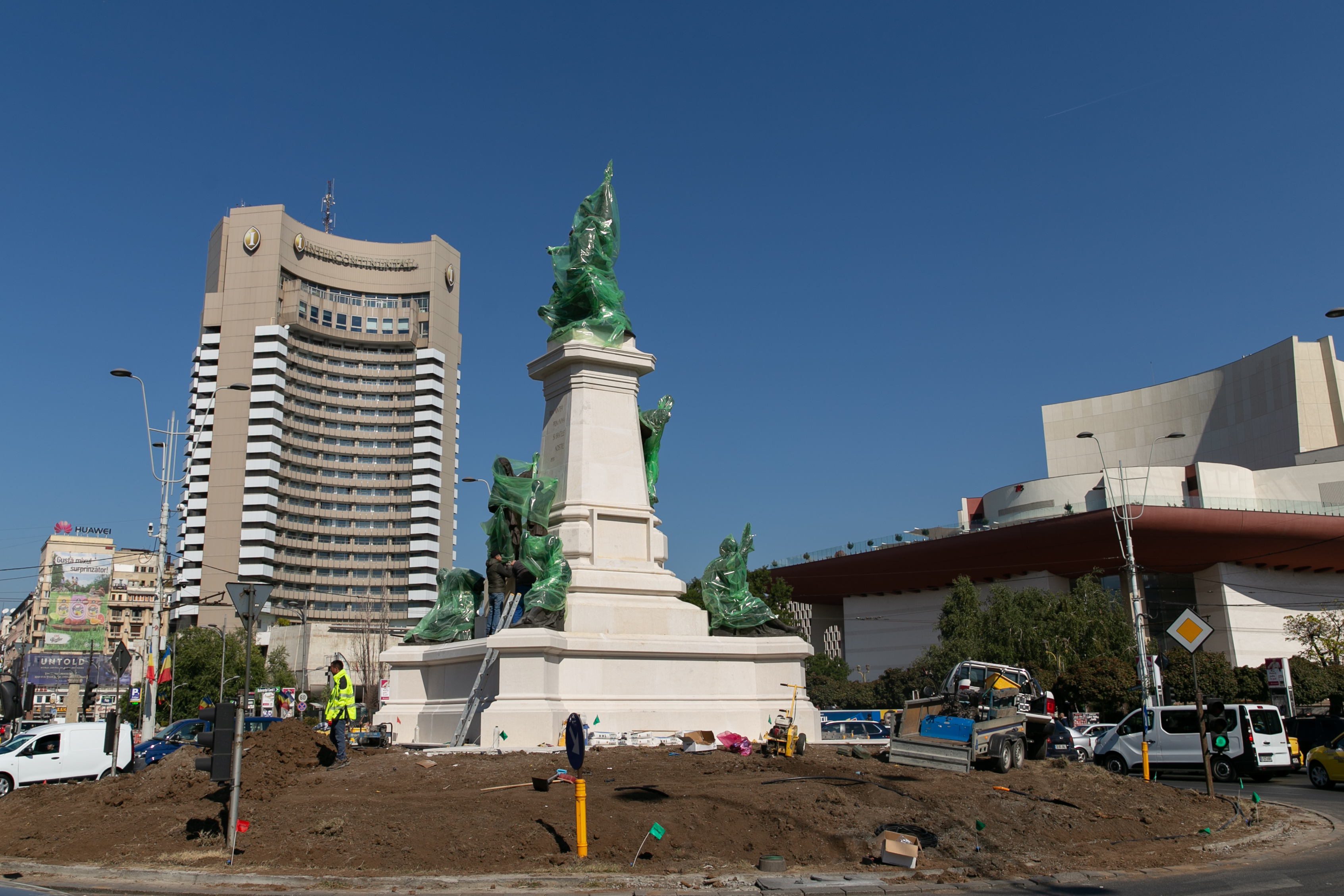 Cum arată monumentul lui Ion C. Brătianu, din Piața Universității, înainte de inaugurare