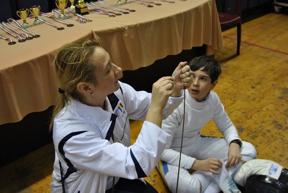 Trei spadasini români, învingători la Circuitul Internațional de spadă ”Olimpici”, de la Budapesta / FOTO