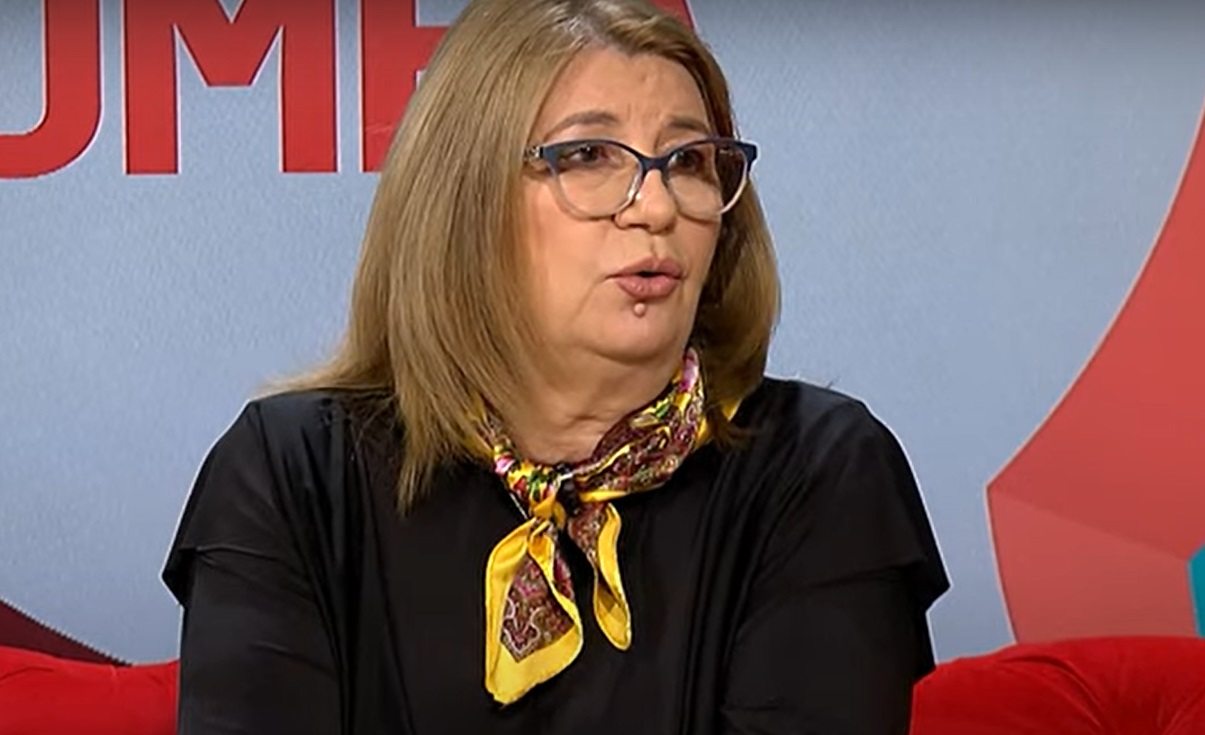 Cum se descurcă Magda Catone ca studentă în anul al II-lea, la Masterat, la Facultatea de Teologie: „Fac ce fac tinerii studenți, scriu pe foi veline, caiete studențești”