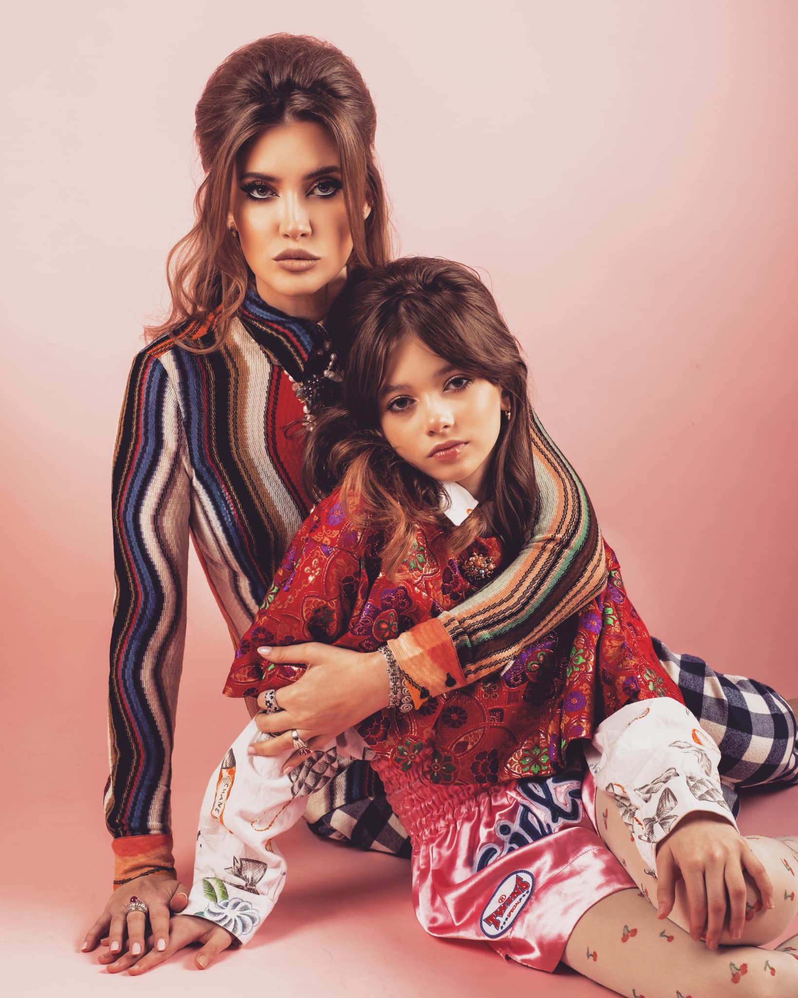 Imagini inedite cu Iulia Albu și fiica ei la VIVA! Influencers Party 2025. Mikaela a atras toate privirile cu ținuta sa