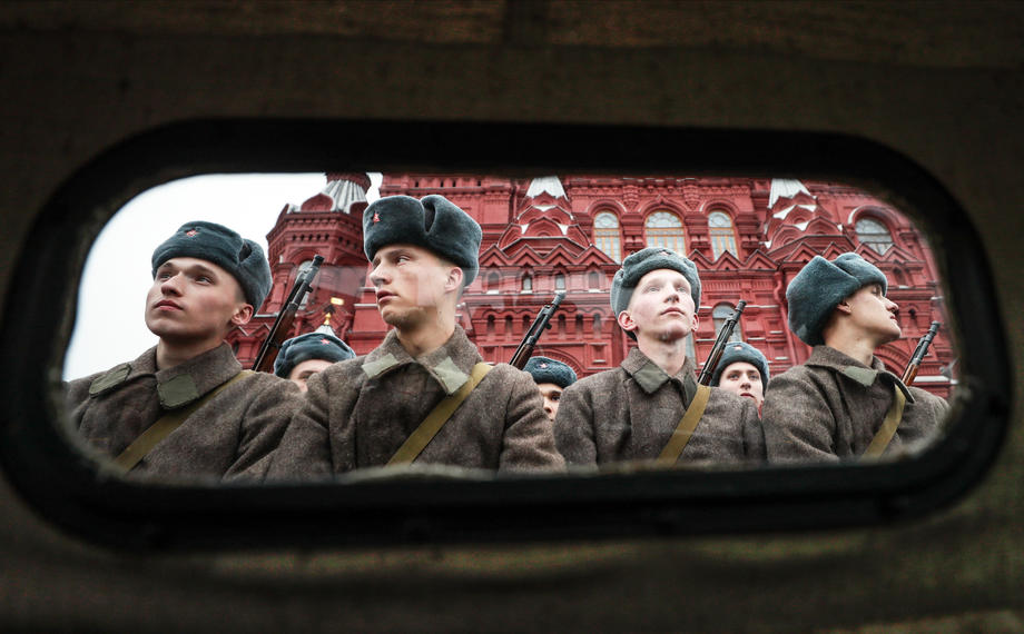 Defilare militară impresionantă în Piața Roșie. Rușii au reconstituit faimoasa paradă din noiembrie 1941, decisivă în Bătălia Moscovei