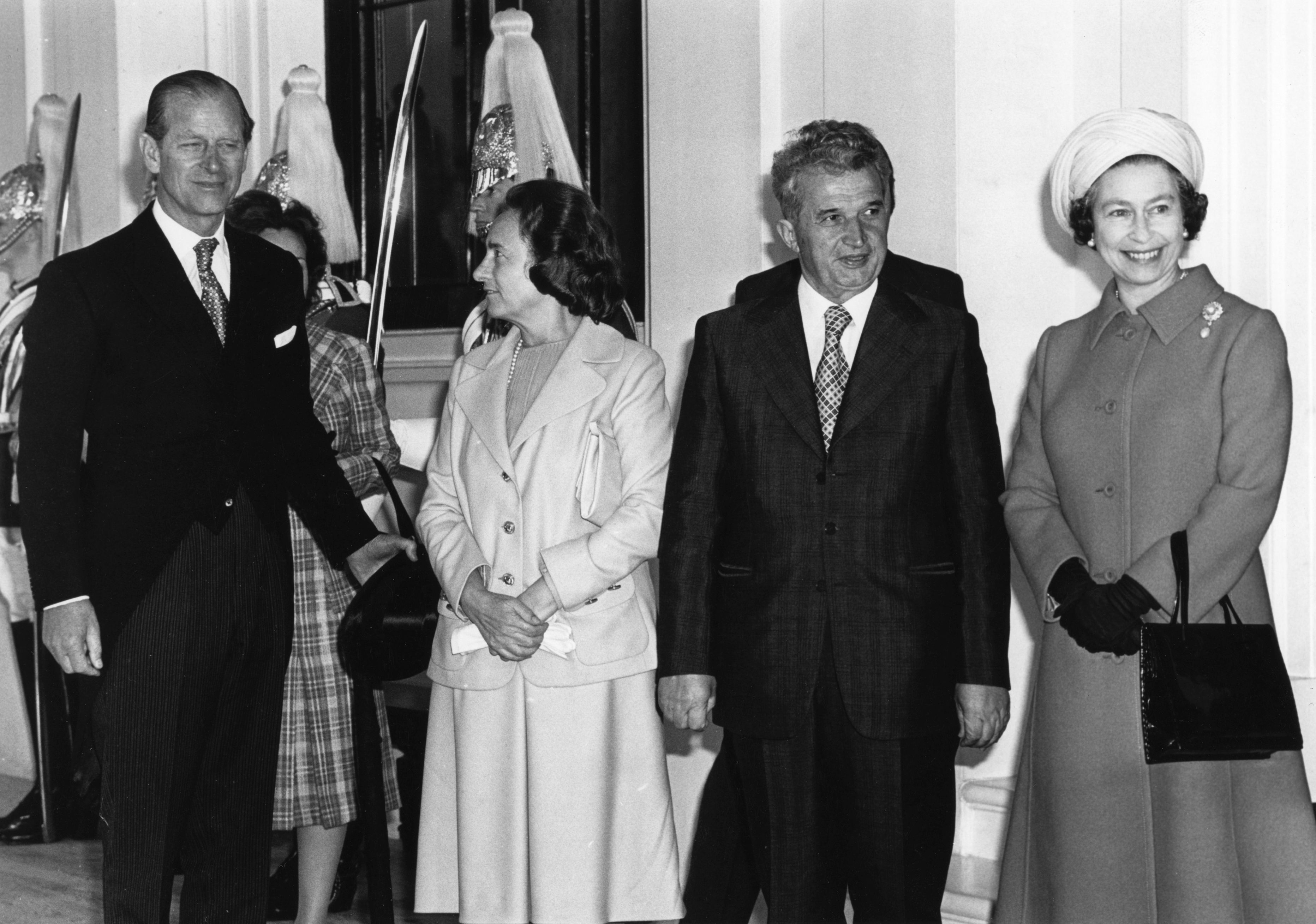 Regina Elisabeta a II-a. Mari întâlniri cu liderii lumii: de la Tito la Indira Gandhi, Papa Ioan Paul al II-lea, Gorbaciov sau Nicolae Ceaușescu