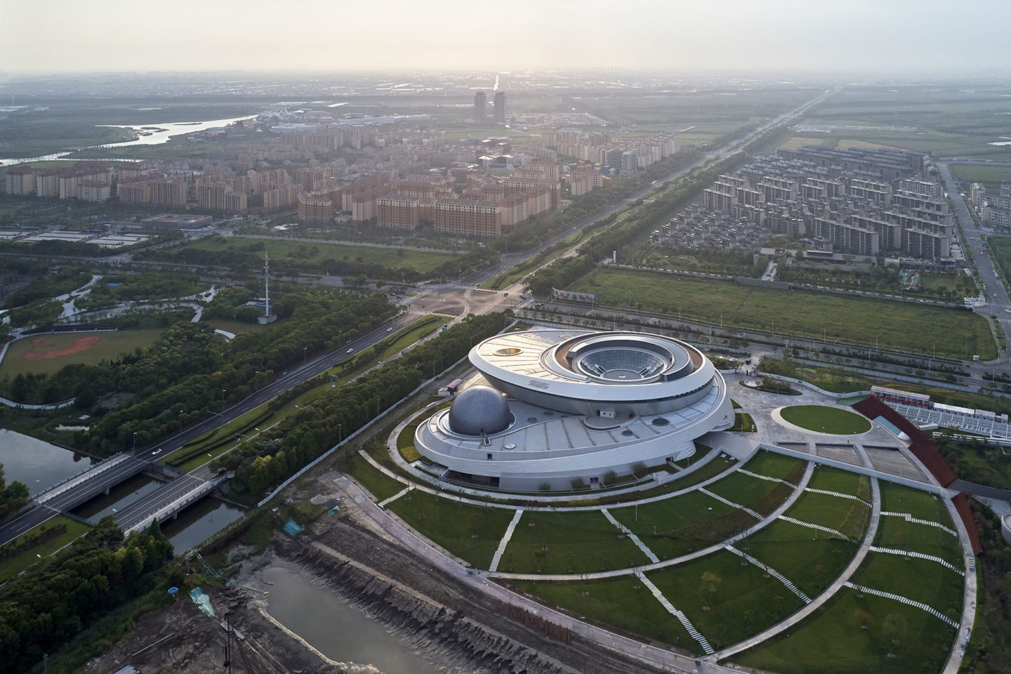 Cum arată cel mai mare muzeu de astronomie din lume, care își va deschide porțile vineri, în Shanghai