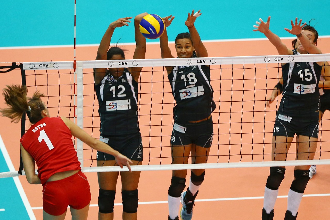 Recordul Stelei, în pericol: o echipă de volei feminin - 100 de victorii la rând!