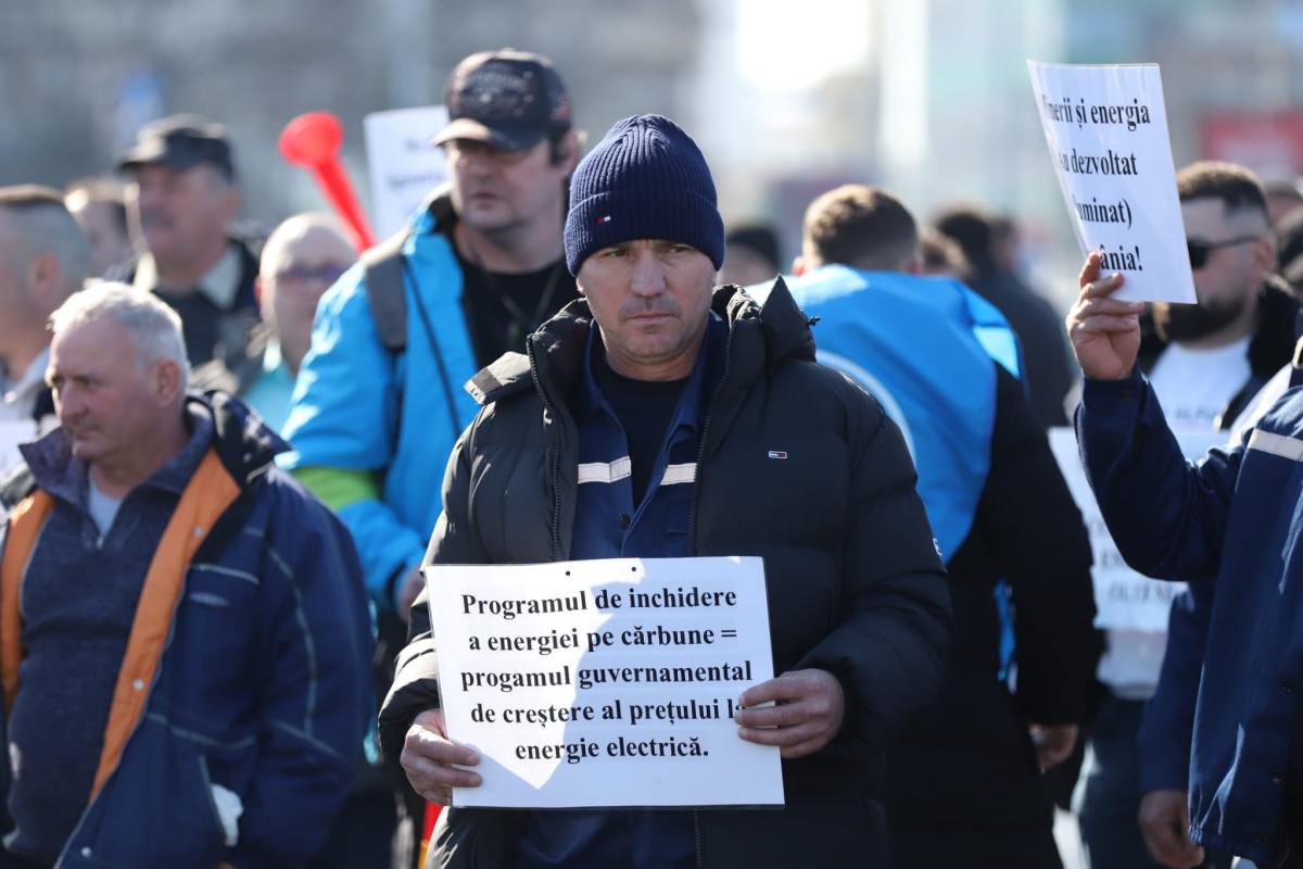 Minerii şi energeticienii protestează în Piaţa Victoriei față de măsurile luate de Guvern. Care sunt nemulțumirile lor