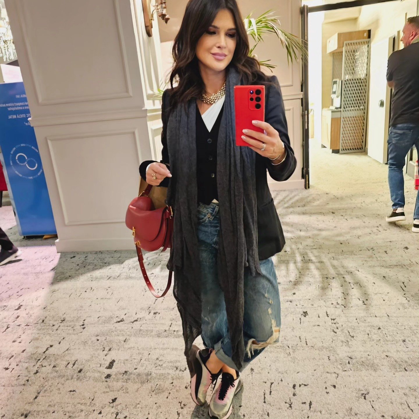 Cum a apărut Monica Bârlădeanu la o mănăstire din județul Bacău. Actrița a cerut ajutorul în mediul online. „Am primit mesajul de mai jos”