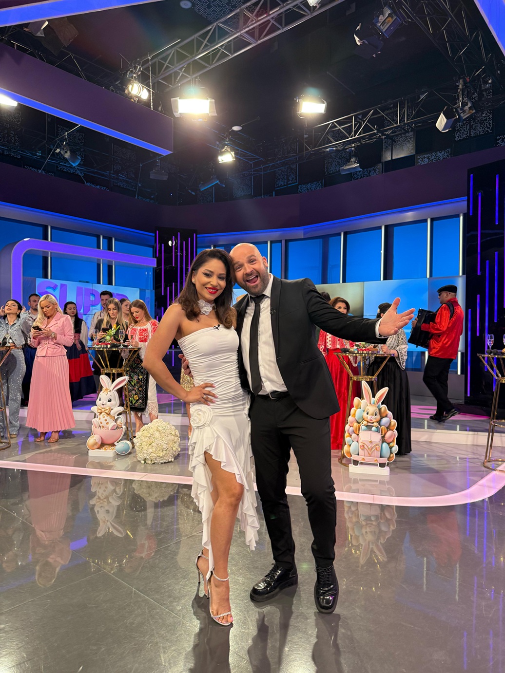 Ce face Mirela Vaida în ziua de Paște. Program special la Antena Stars