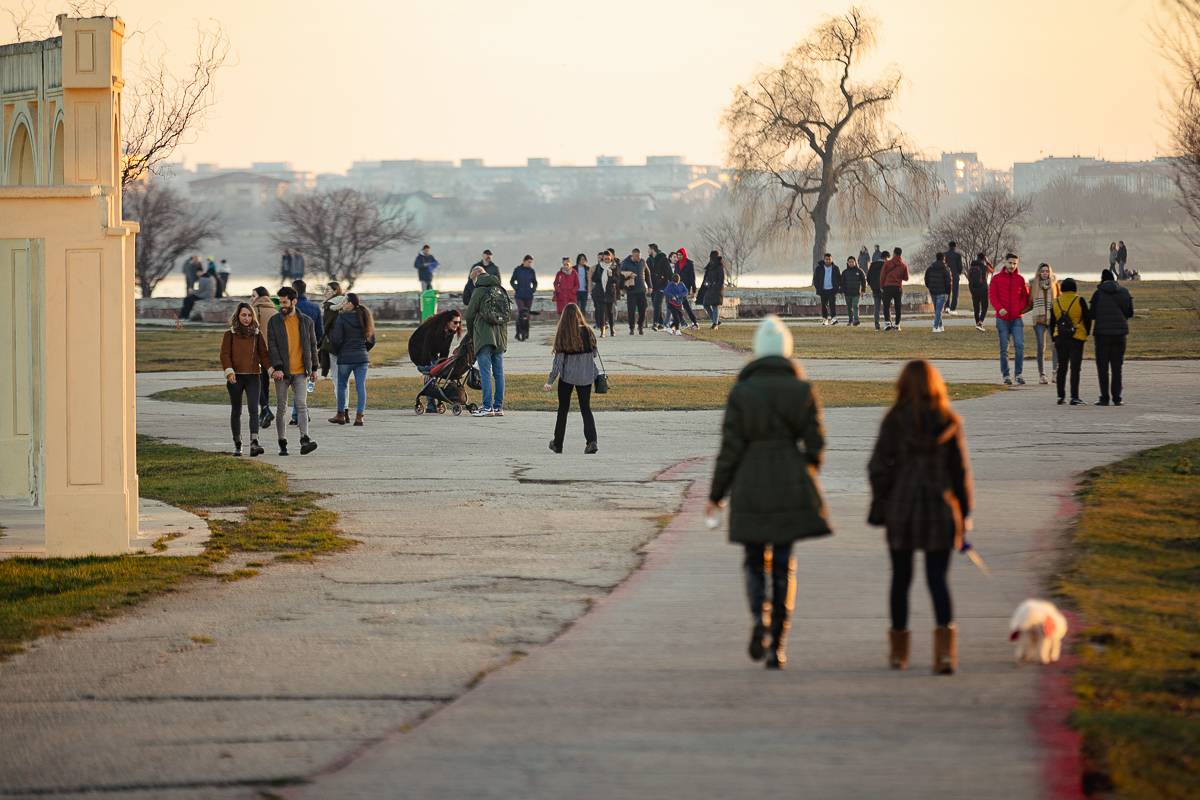 FOTOREPORTAJ Primăvara de pe 1 ianuarie a scos bucureștenii în parc. „Nu am prea realizat că sunt Sărbătorile de iarnă”