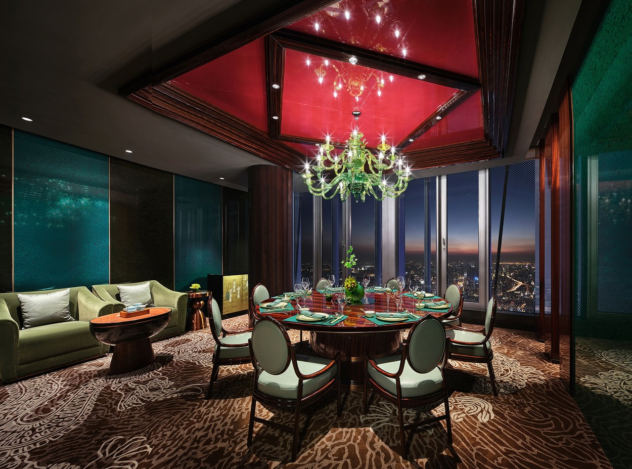 Cum arată „hotelul din nori”, inaugurat recent în China