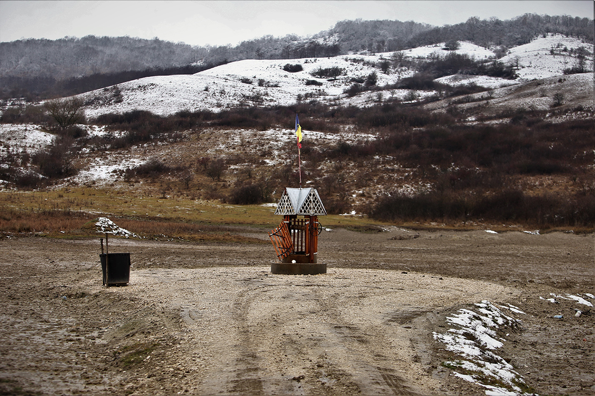 REPORTAJ. Visul de renaștere într-un sat depopulat din Alba, unde se va ridica un complex balnear: „De 50 de ani n-au mai fost aici. Acuma, c-o văzut că se reabilitează, îşi caută locurile”