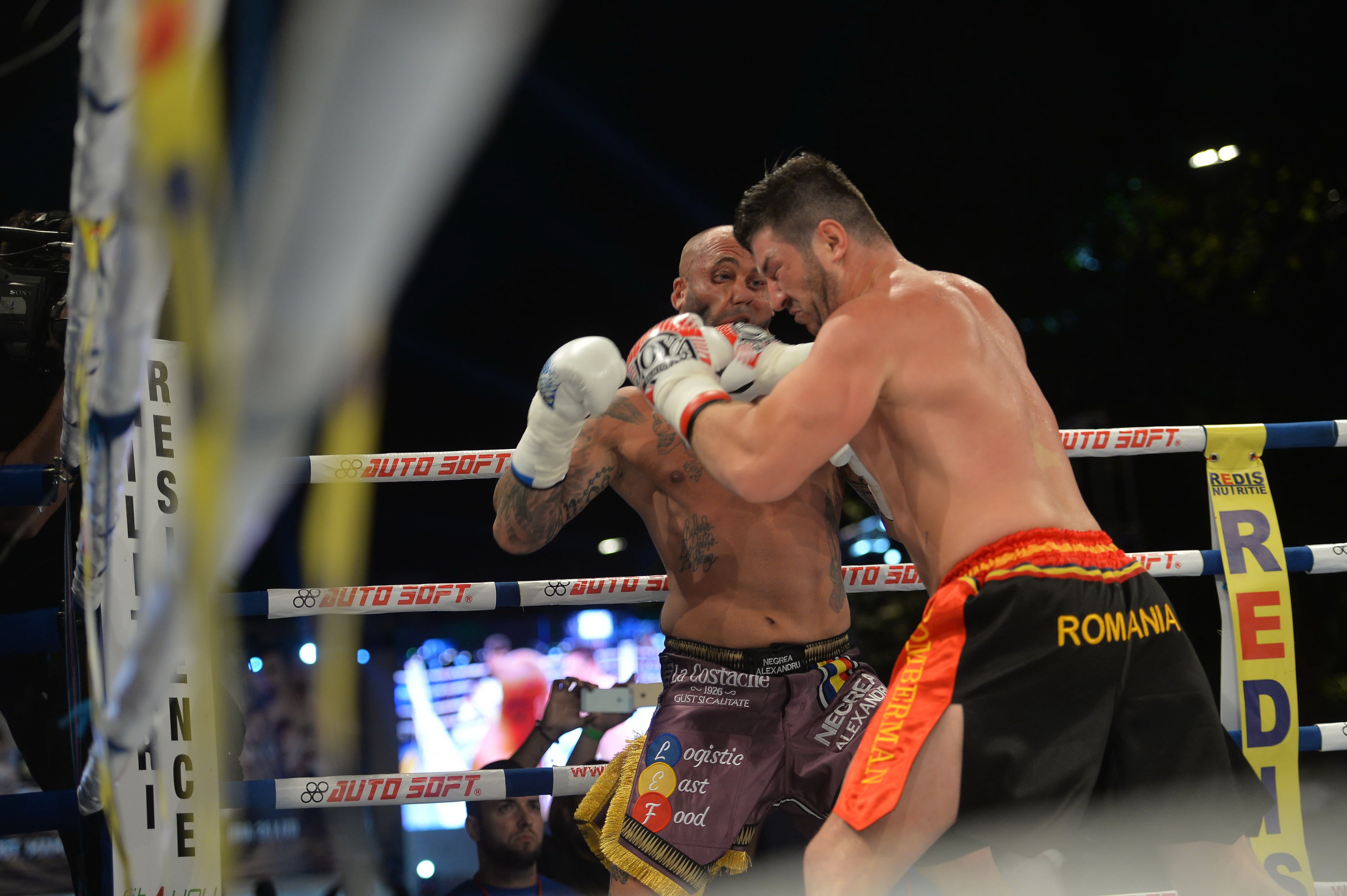 Andrei Stoica îşi păstrează centura de campion mondial / GALERIE FOTO&VIDEO