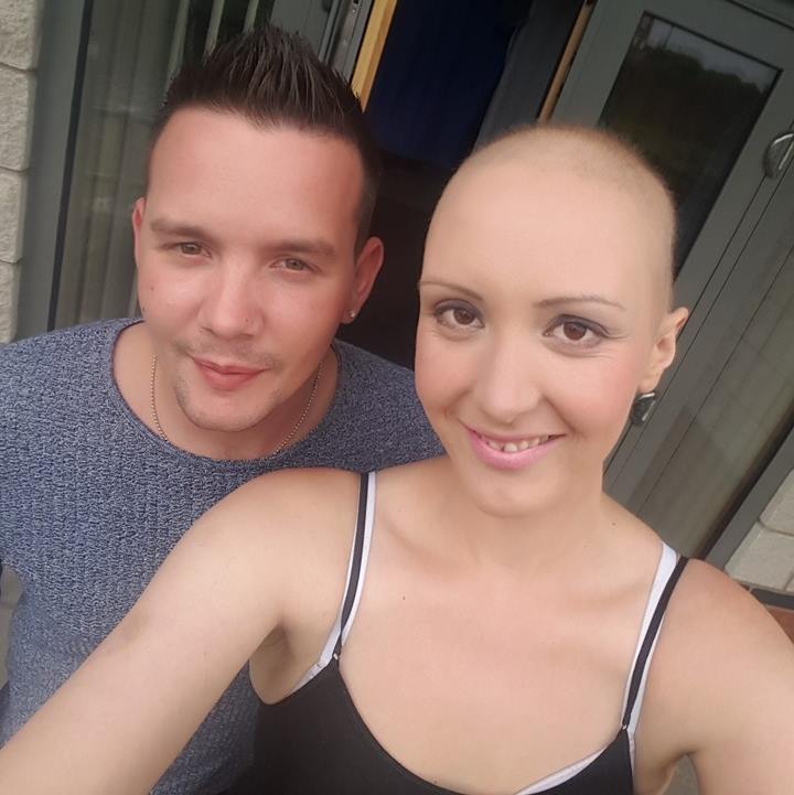 FOTO | O supraviețuitoare a cancerului i-a sfidat pe medici. A rămas gravidă deși nu i s-a dat nicio șansă