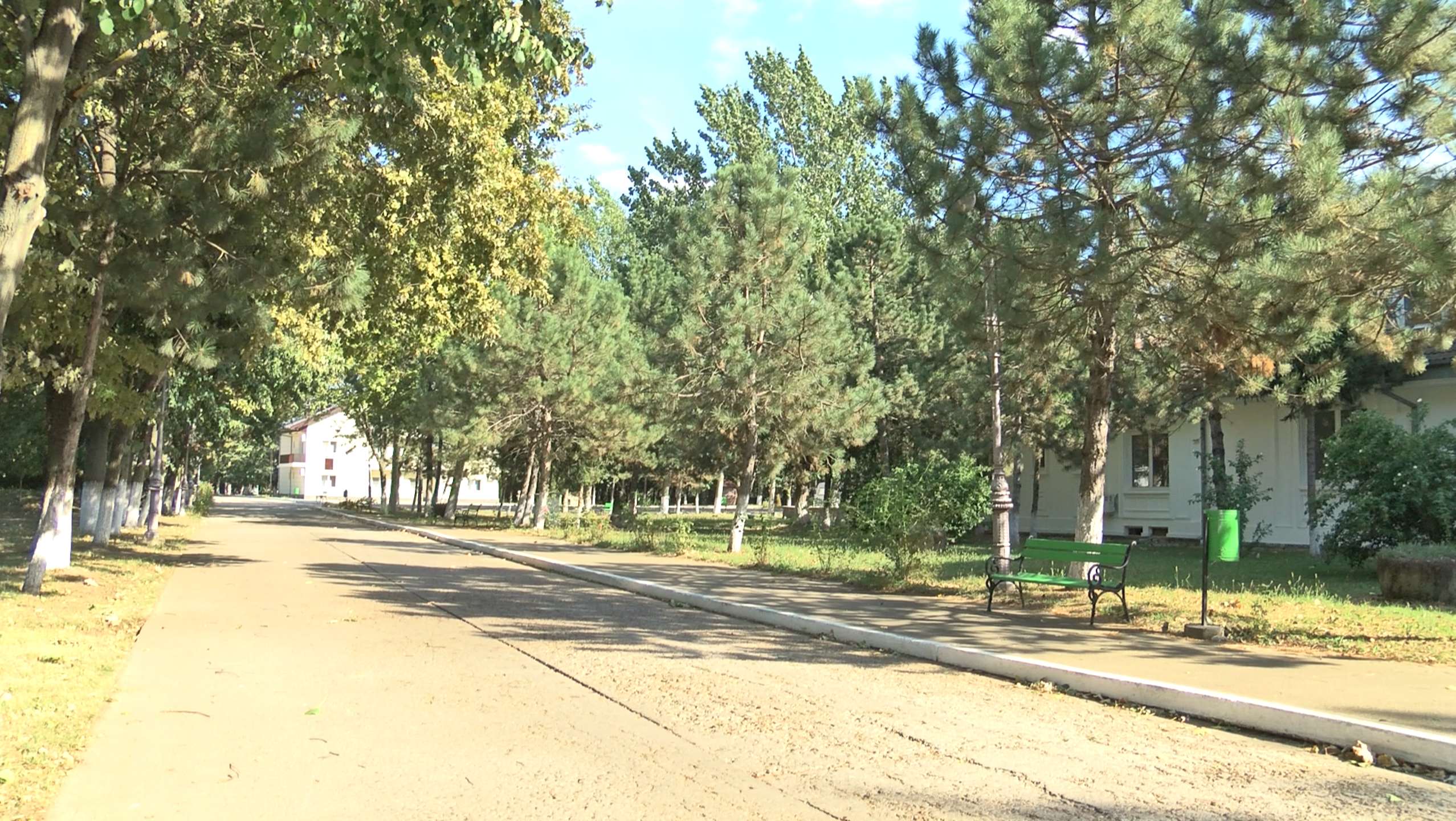 VIDEO/ Dallasul de România, ”uitat” de timp și părăsit de turiști! De la ranch-ul milionarilor la azil de bătrâni