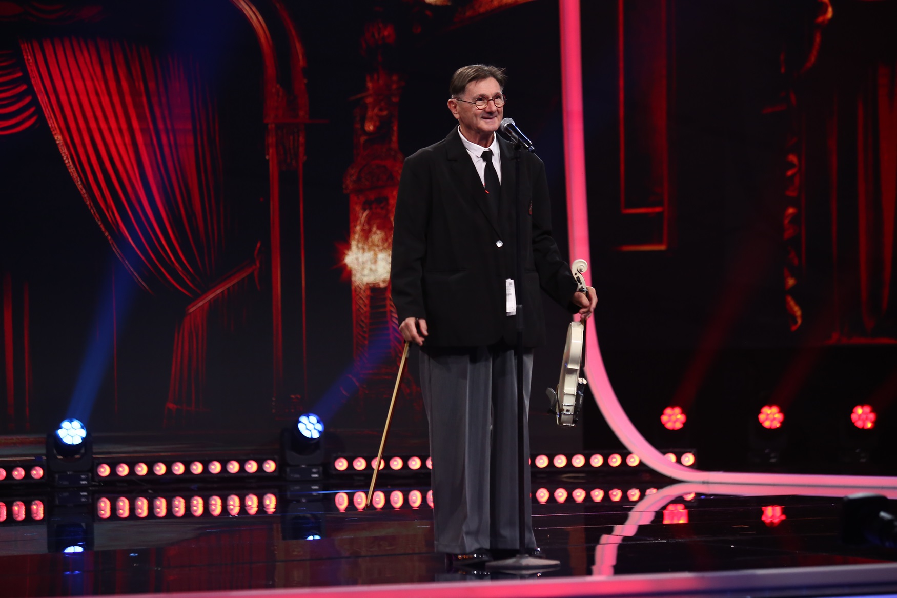 Actorul Radu Gheorghe, moment uimitor pe scena de la iUmor! Cheloo nu s-a mai putut abține. „Omul ăsta este istorie”