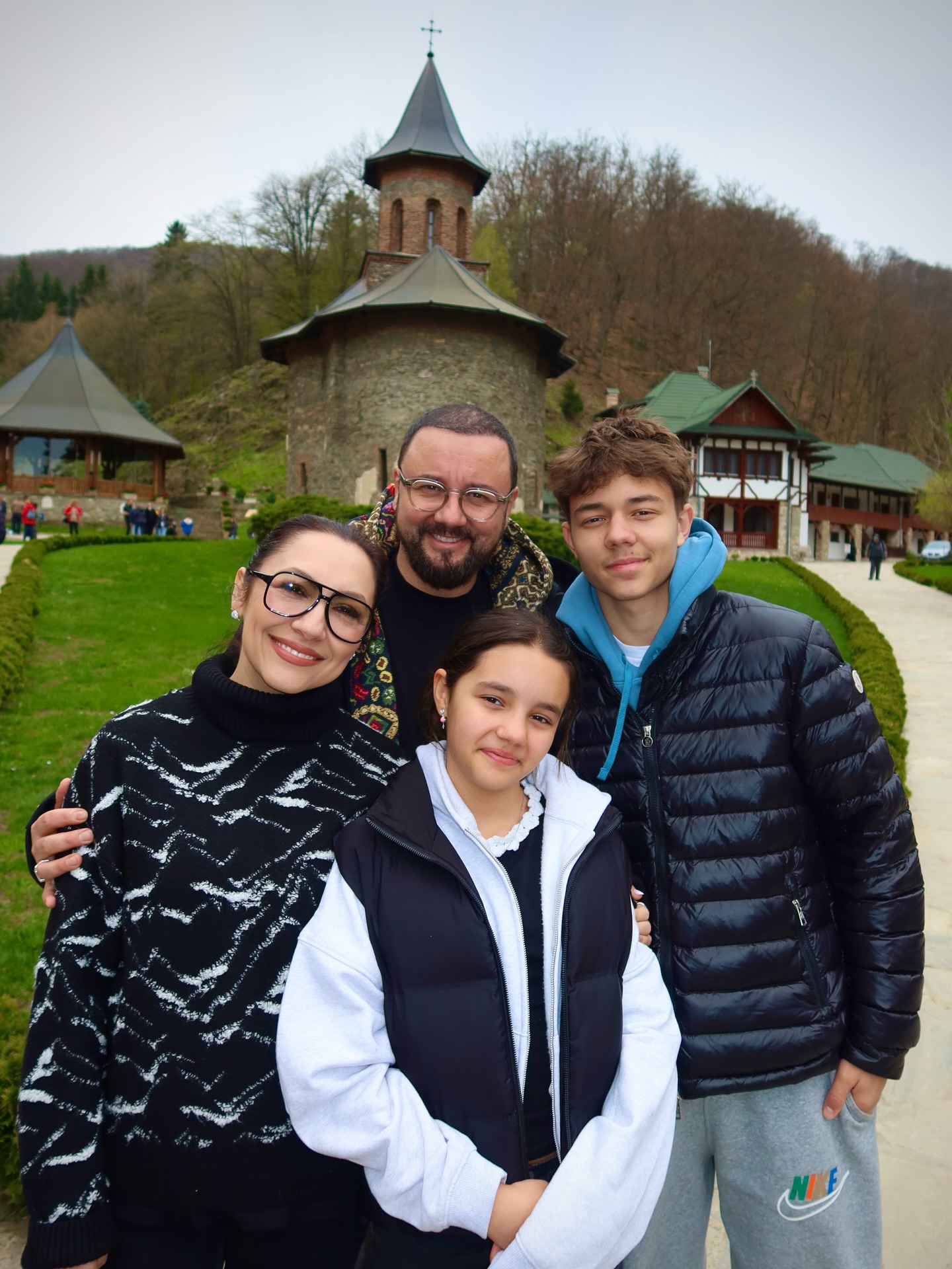 Unde au apărut Andra și Cătălin Măruță după ce au petrecut Paștele la Brașov: „Întâlnire de suflet”