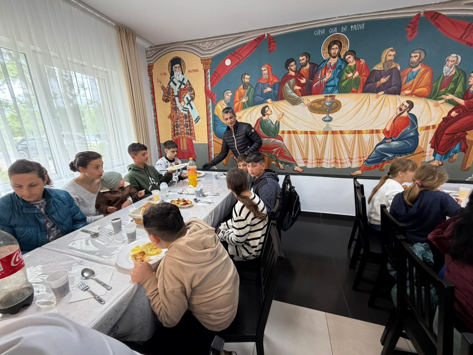 Imagini de la pomana lui Mircea Lucescu. Ce a făcut Răzvan Lucescu la 40 de zile după ce a murit tatăl lui