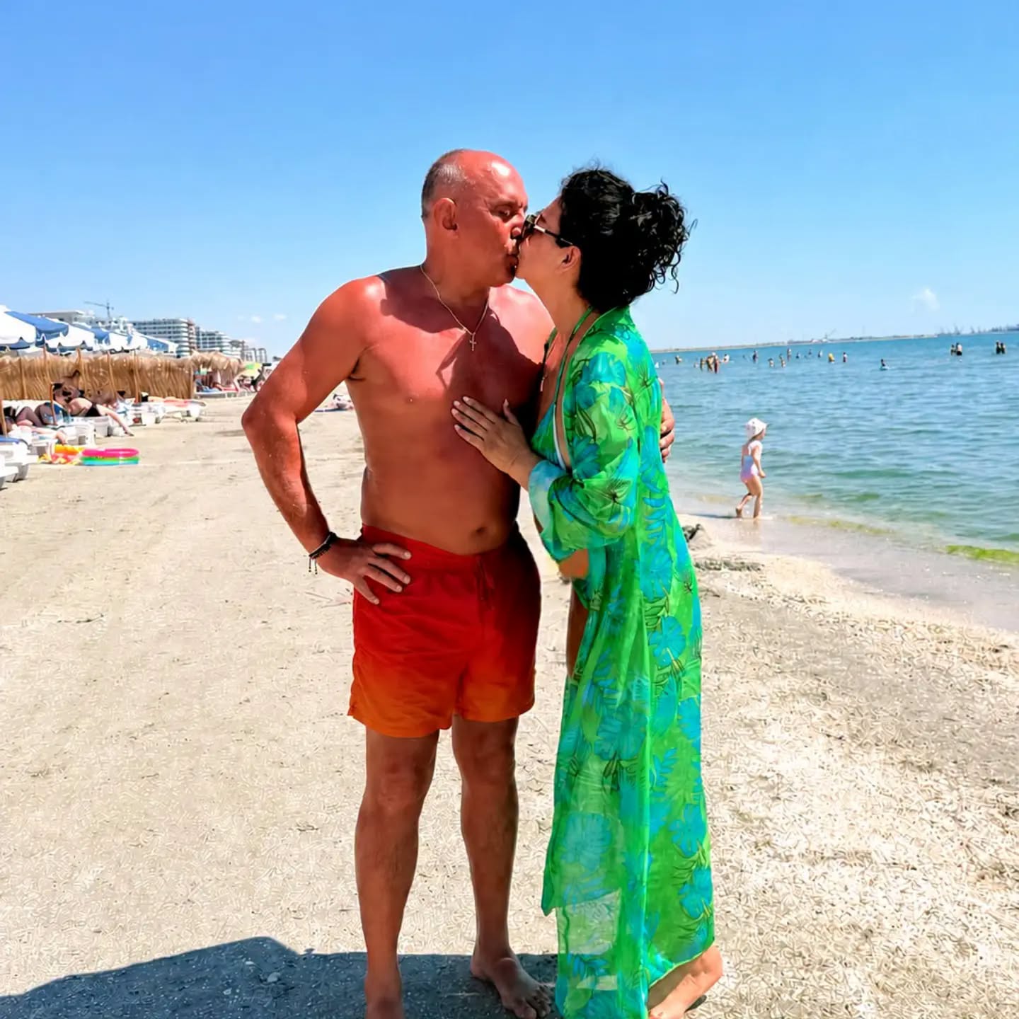 Cum a apărut Florin Prunea pe plajă alături de iubita lui: „Zici că sunt Nea Mărin Miliardar”