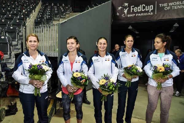 Fetele cochetele! Halep, Niculescu, Mitu și Olaru au impresionat la dineul oficial. ^Programul de la România-Cehia (Fed Cup) / FOTO&VIDEO