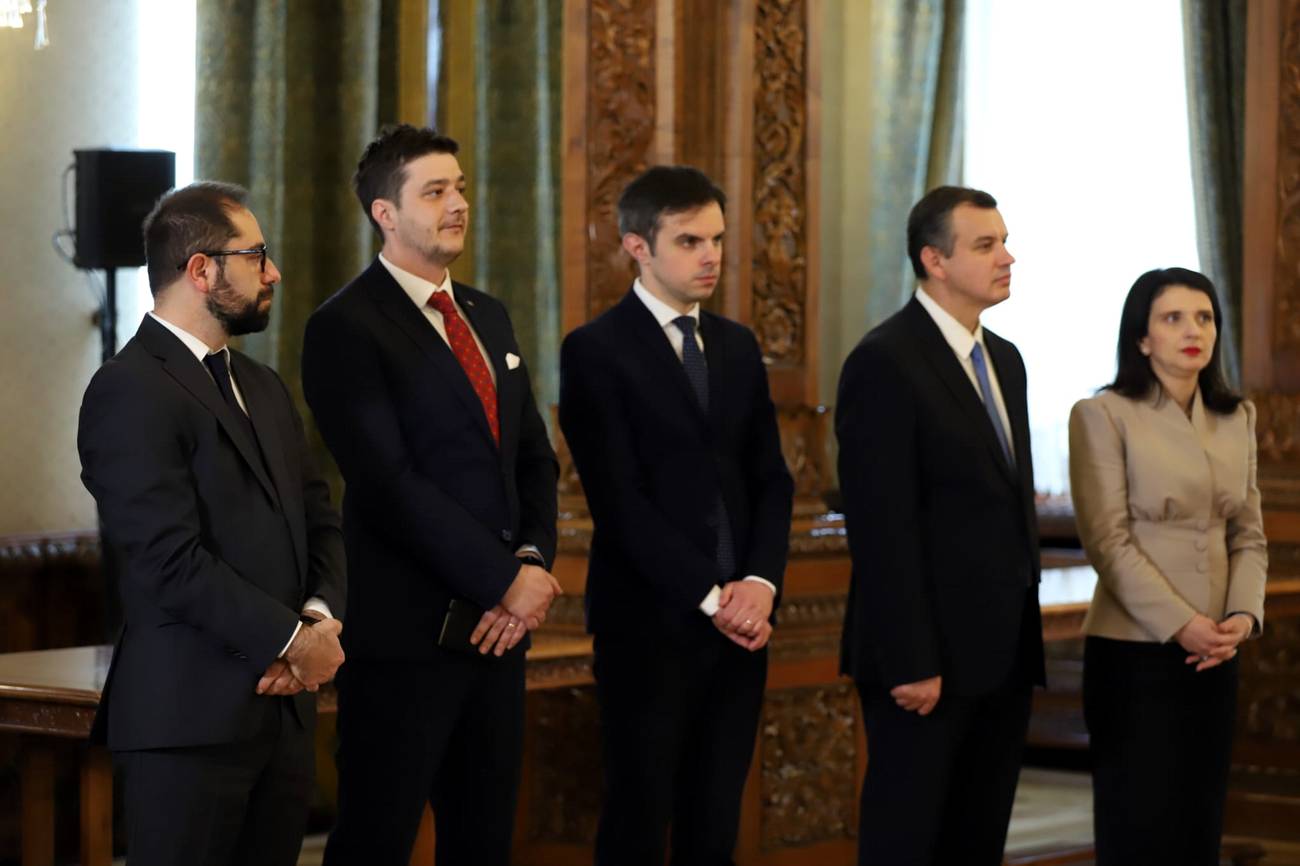 LIVE TEXT | Nicușor Dan a terminat consultările cu partidele din coaliție. PSD a decis retragerea miniștrilor înaintea finalului consultărilor. Nicușor Dan va face o declarație de presă