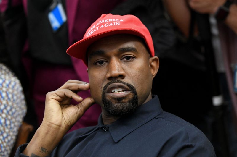 Kanye West și-a schimbat numele pentru a doua oară. Modificarea apare în documentele oficiale ale afacerilor sale