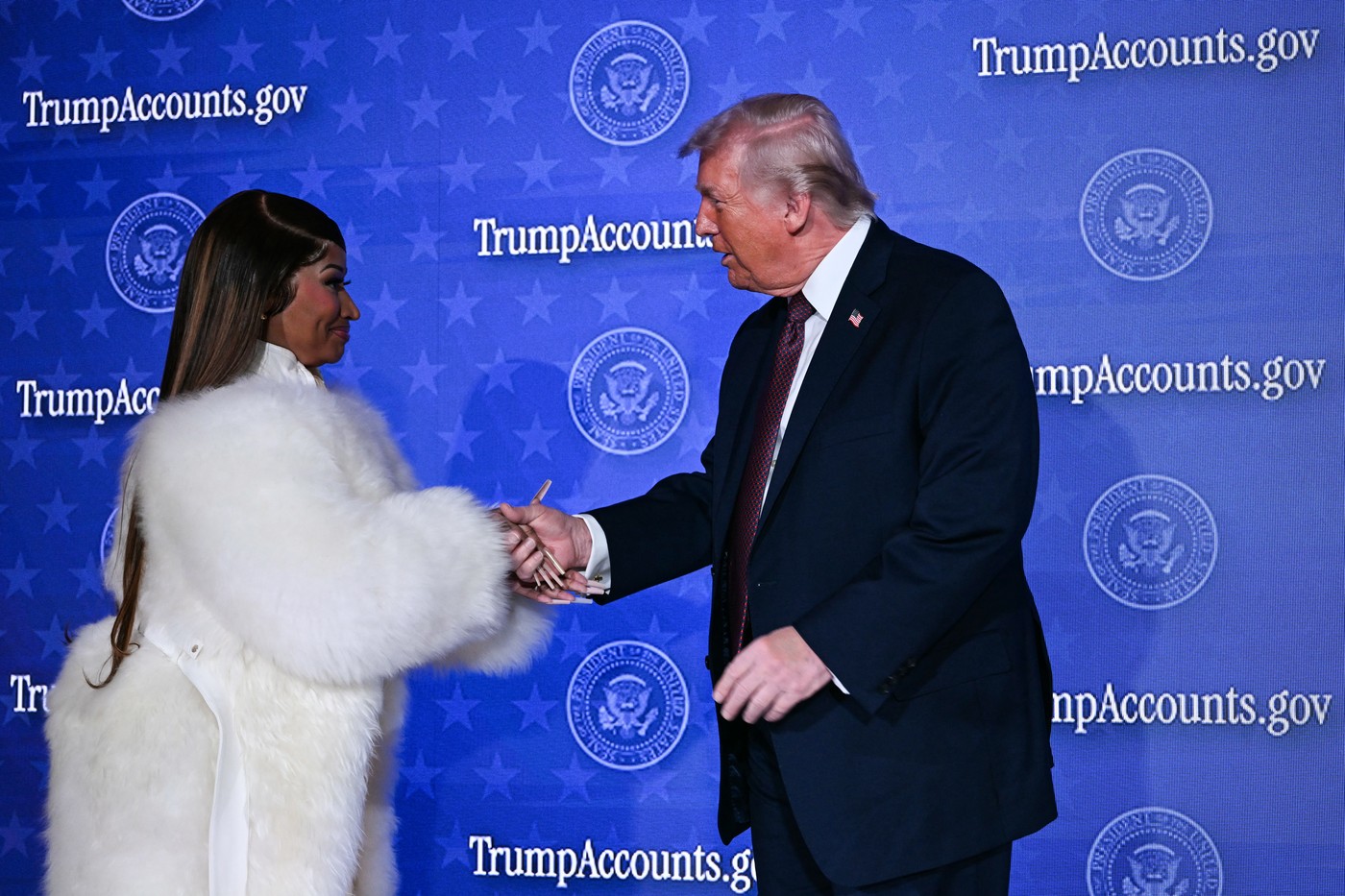 Nicki Minaj zice că e „cel mai mare fan” al lui Donald Trump. Ce primește, în schimb, cântăreața de la președintele american