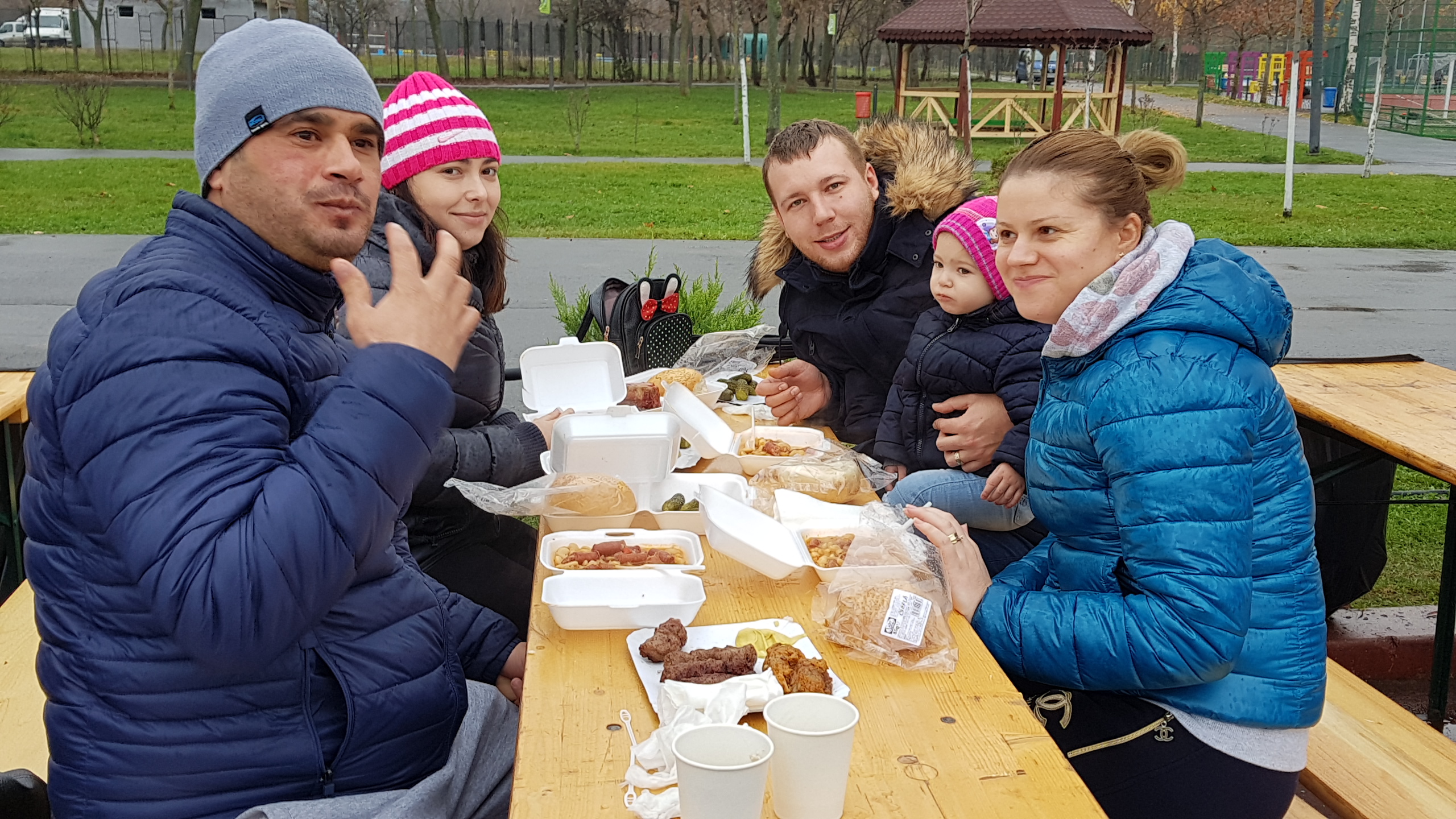 VIDEO| Bucureștenii au sărbătorit 1 Decembrie cu hore și fasole