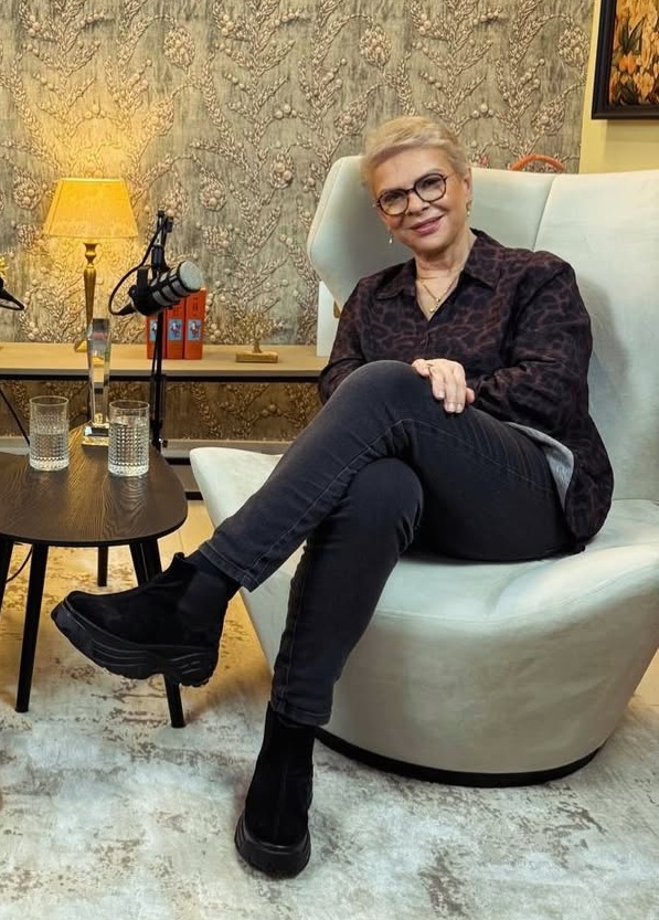 Kanal D, anunț despre Ilinca Vandici și Teo Trandafir: „Cred că v-ați obișnuit”. Ce se întâmplă cu emisiunea prezentată de ele, „Follow us”