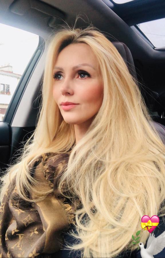 Cum arată soția lui Silviu Prigoană la 43 de ani. Mihaela, care e terapeut, s-a afișat într-o rochie sexy