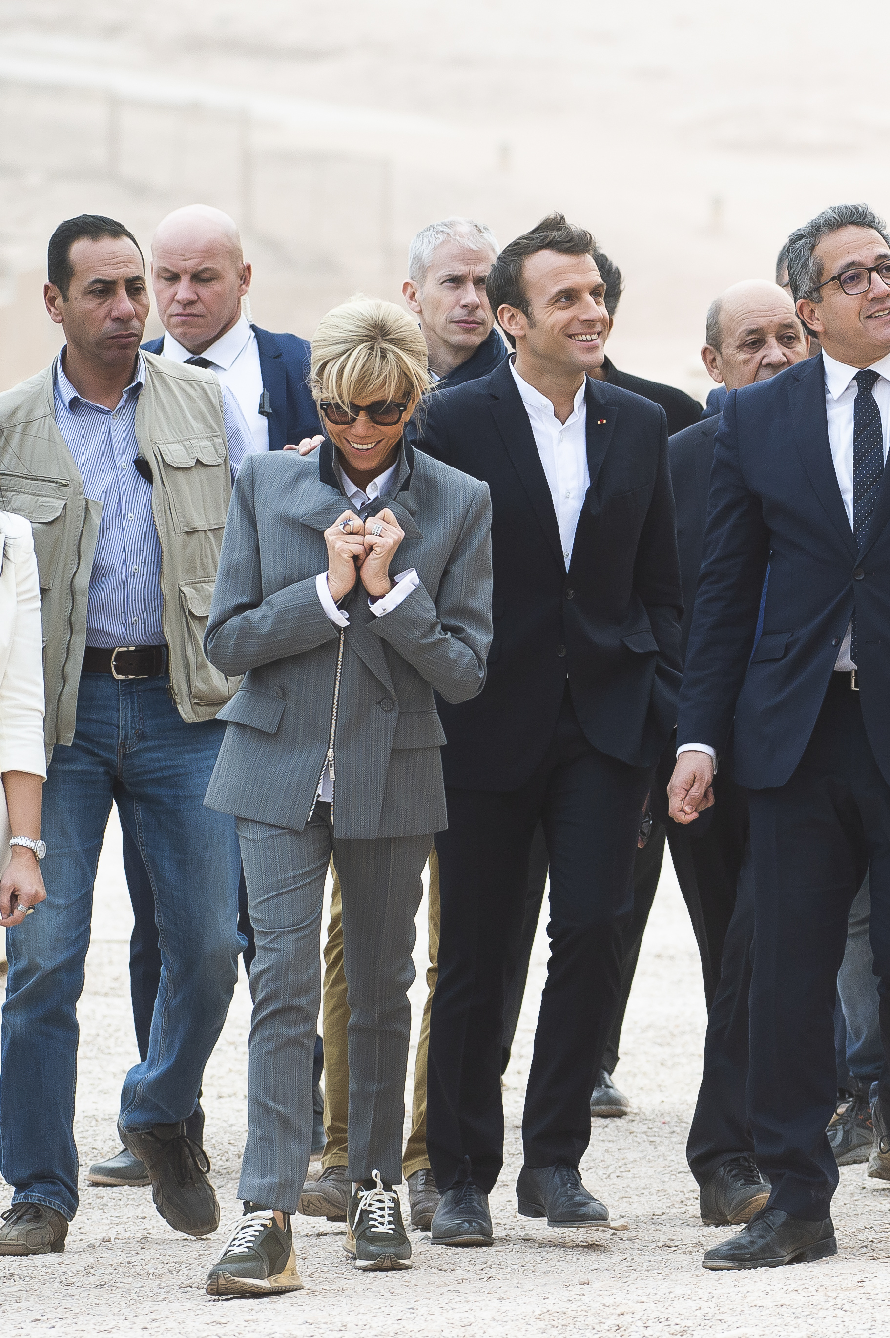 FOTO | Brigitte Macron, apariție neașteptată în timpul vizitei la un templu din Egipt