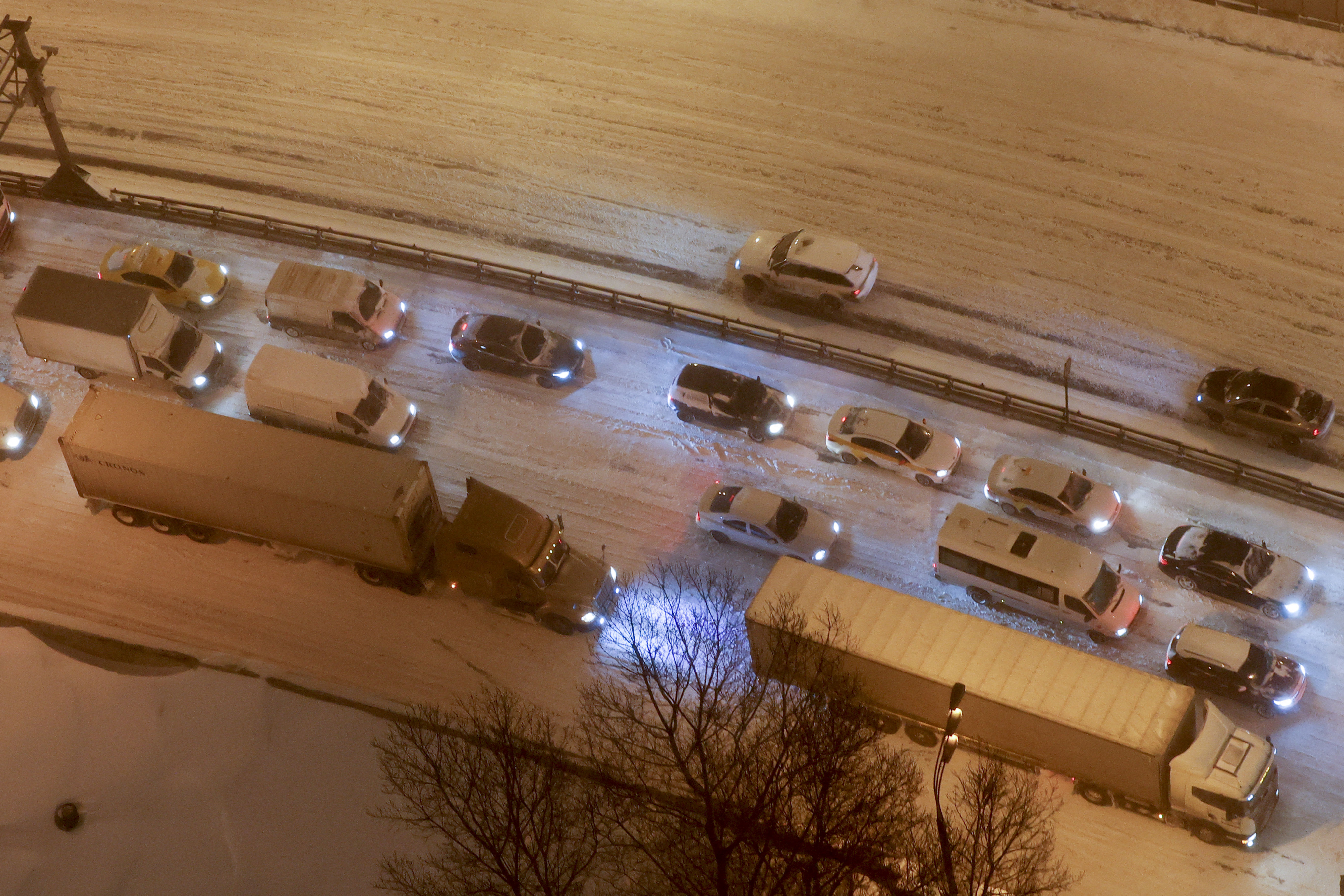 Cum se face deszăpezirea la Moscova, la -15 grade - VIDEO