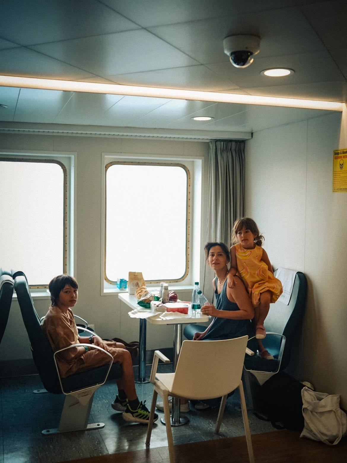 Dana Rogoz, vacanță de poveste cu familia: „Am călătorit cu singurul tren din Europa care se suie pe un feribot”