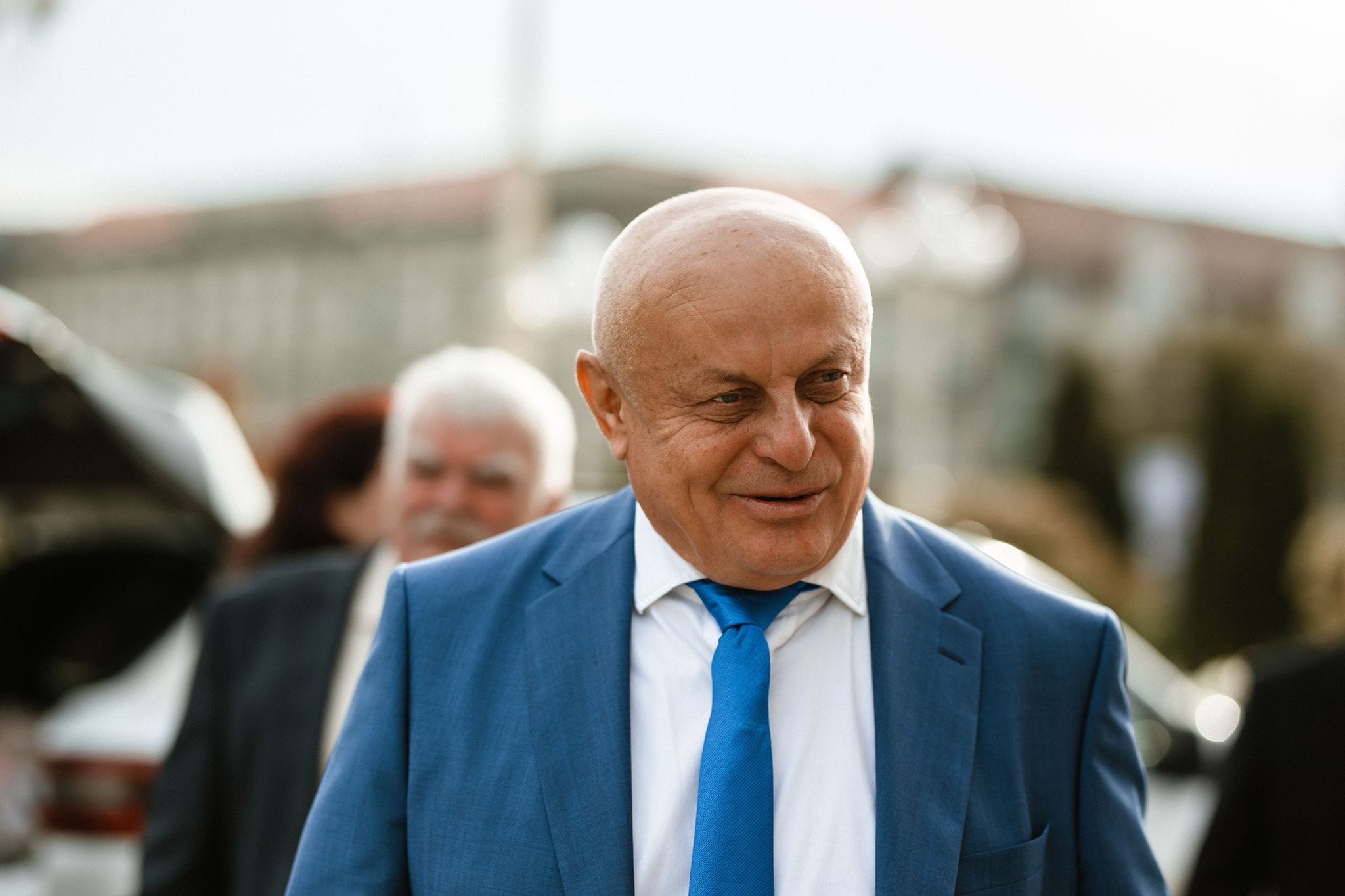 Cine e directorul care a primit 100.000 de euro primă când a ieșit la pensie de la Romsilva și apoi s-a angajat tot la Romsilva, tot director