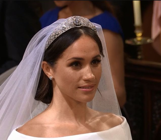 FOTO | Cine a creat rochia de mireasă a lui Meghan Markle