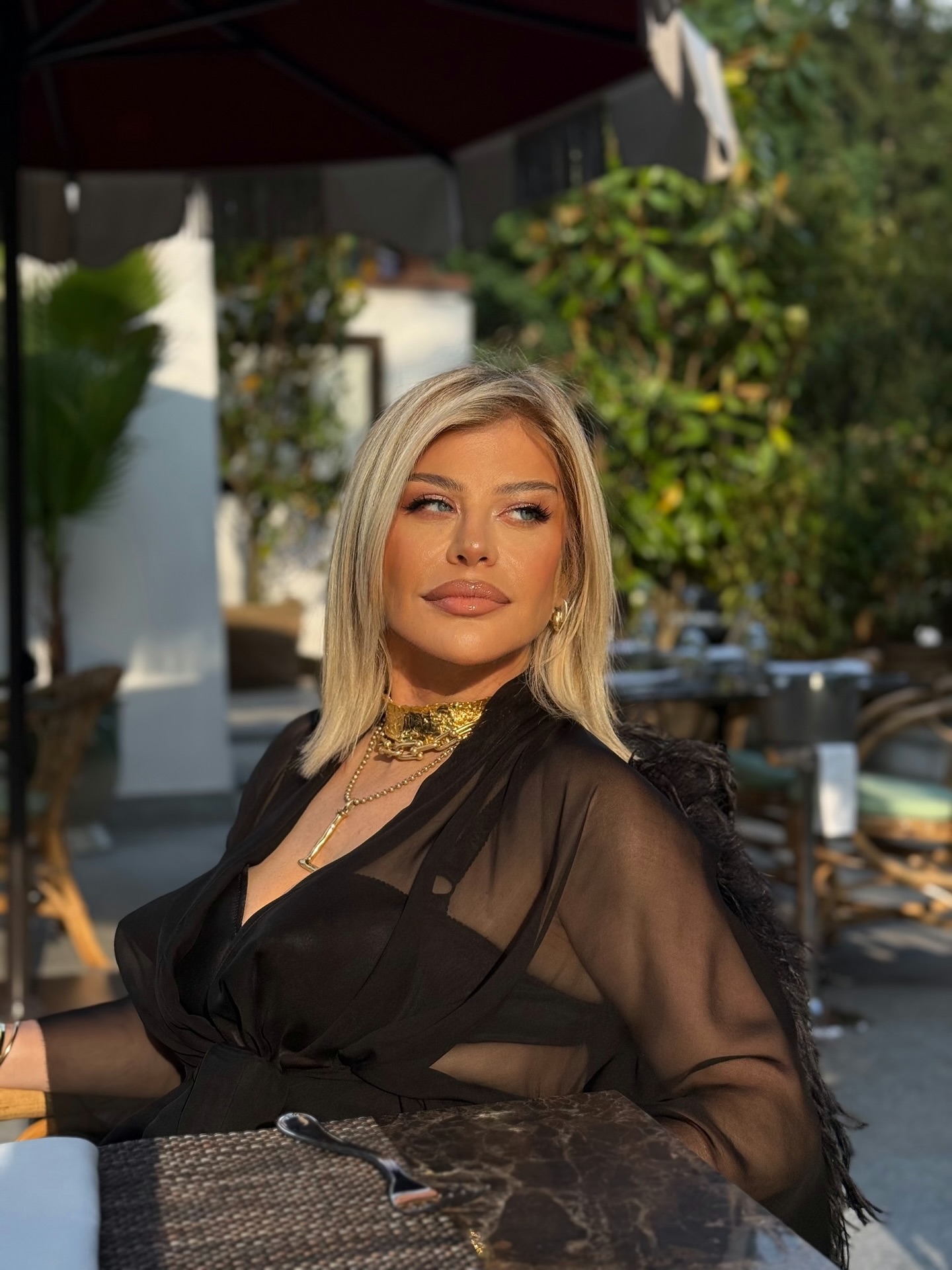 Ținuta transparentă purtată de Loredana Groza la ziua ei de naștere. Fanii au reacționat: „Arăți mai bine ca la 18 ani”