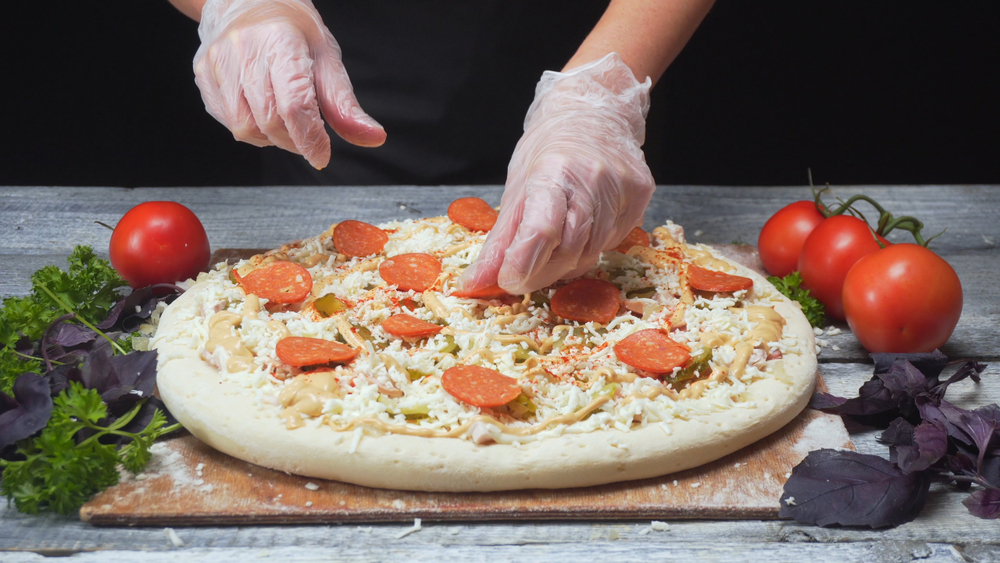 Rețete pizza - cum faci acasă blat pentru pizza, dar și cele mai bune rețete de topping-uri