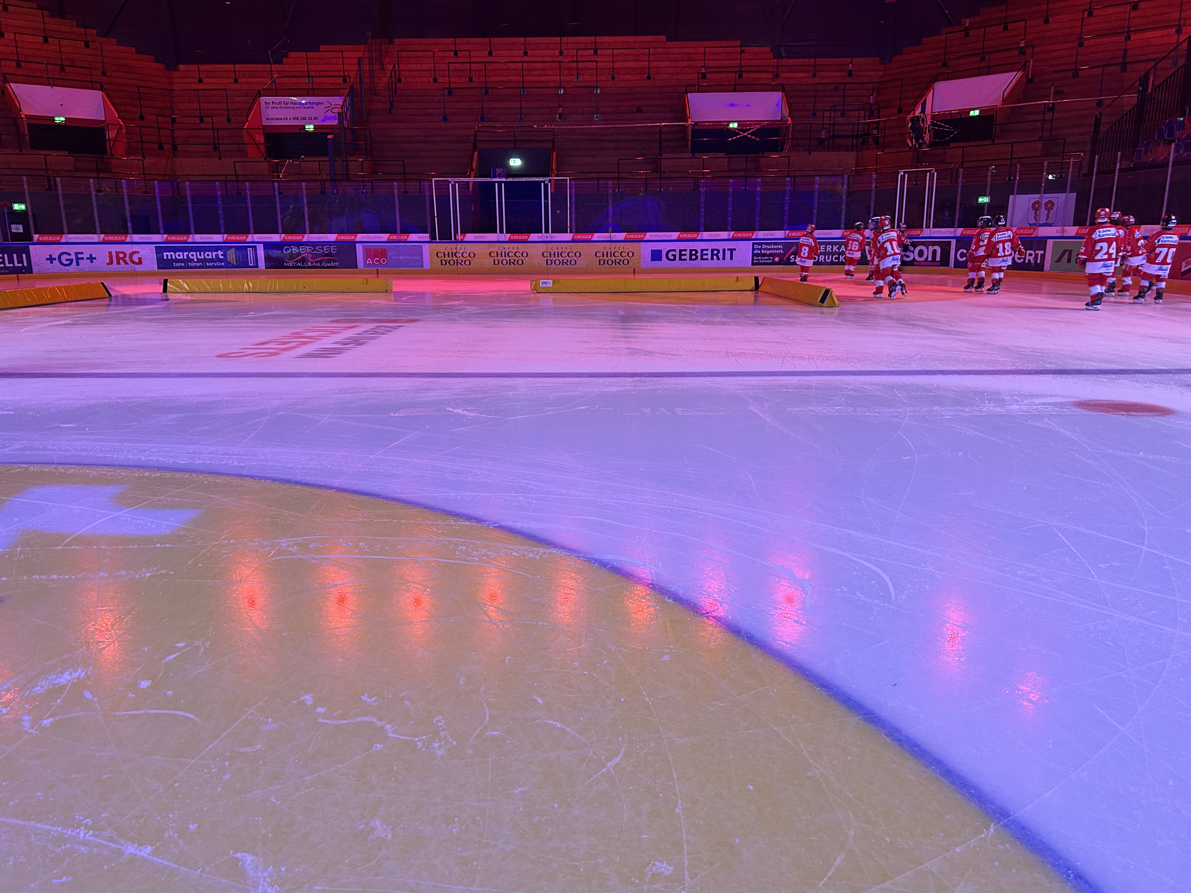 Cum am petrecut de ziua hocheiului elvețian pe gheața patinoarului din Rapperswil alături de 300 de copii: „Hop, Rappi!”