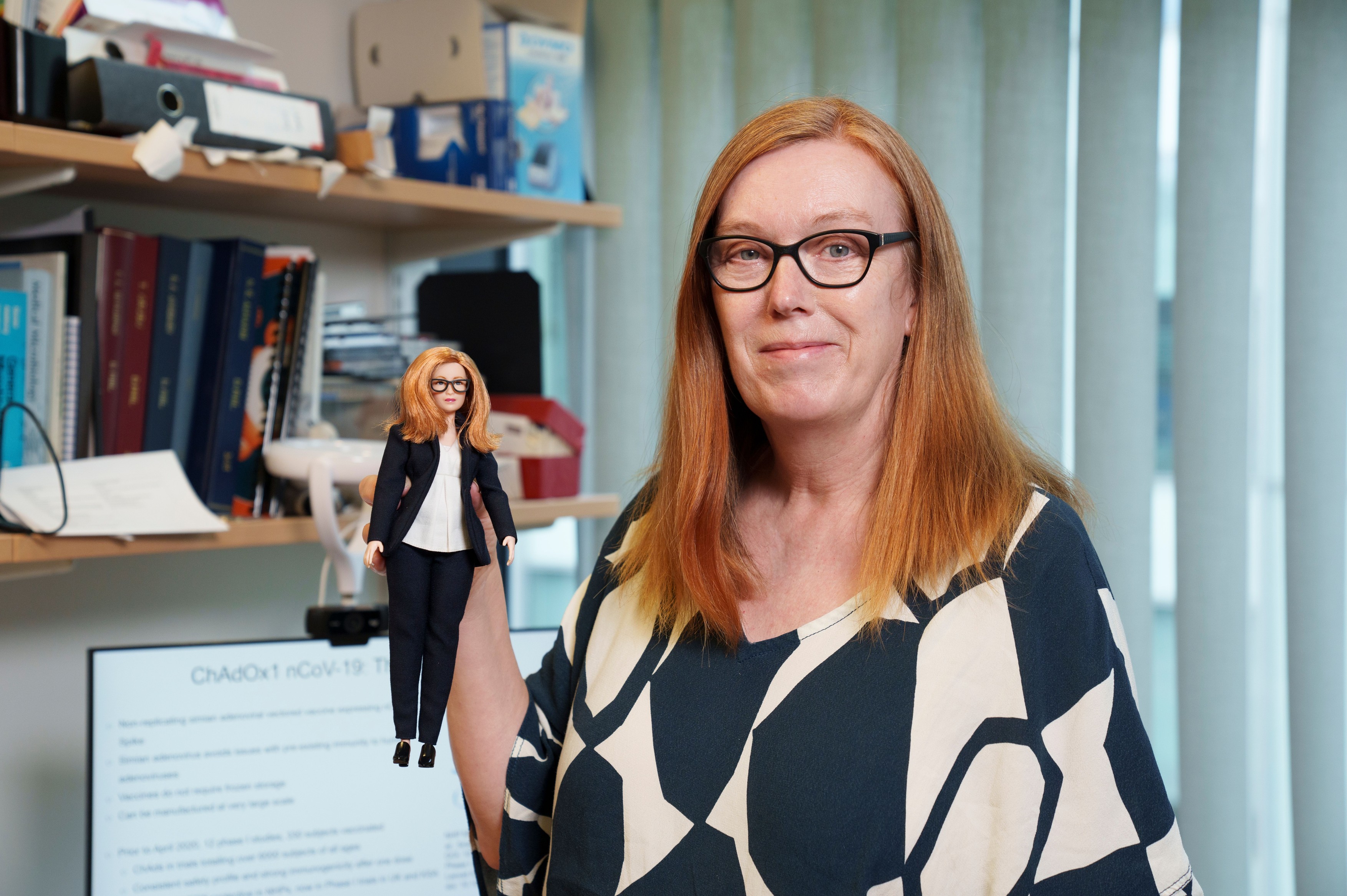 Păpușă Barbie pentru ”creatoarea” vaccinului AstraZeneca. Mesajul cercetătoarei