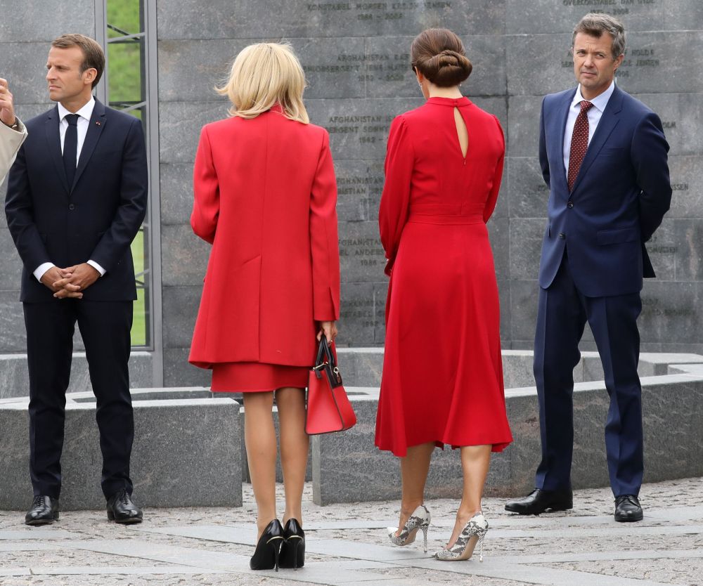 FOTO/ Prințesa Mary a Danemarcei și Brigitte Macron s-au asortat în Copenhaga. Ținutele lor, din nou apreciate pentru eleganță și bun stil