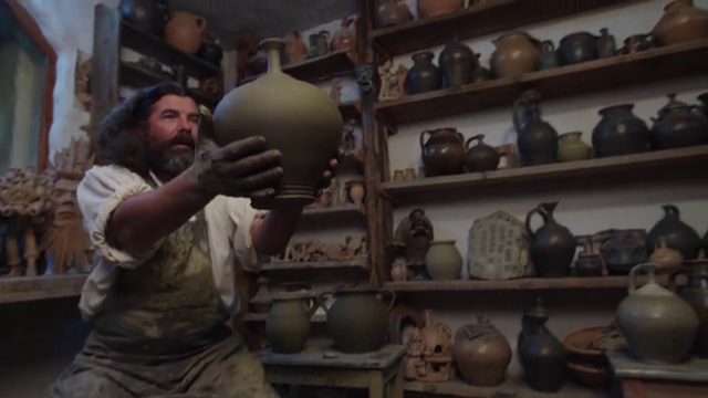 Povestea irlandezului care a traversat România pe jos. Peter Hurley realizează un documentar despre tradițiile românilor