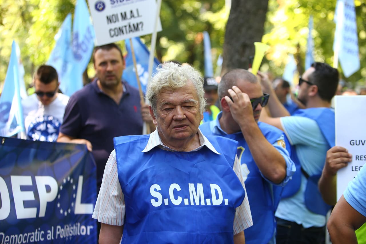Sindicaliștii din Poliție și penitenciare, protest la Guvern și la sediile PSD și PNL. „Salariul este neatractiv, egal cu al unui muncitor necalificat”