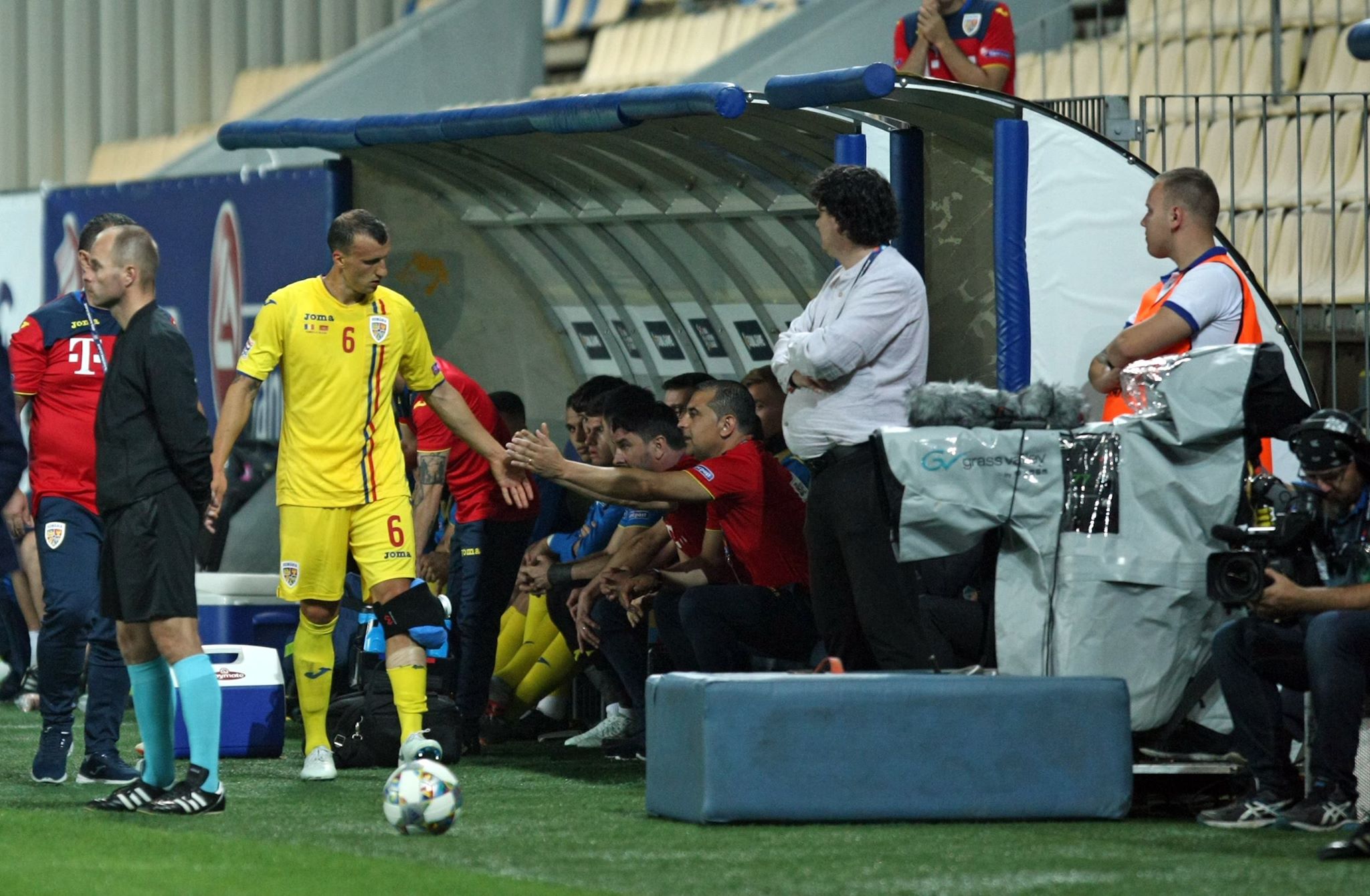 România - Muntenegru, în Liga Națiunilor la fotbal: 0-0. Pas cu stângul la debutul în noua competiție. Dacă pierd și la Belgrad, tricolorii ar putea spune deja adio calificării | GALERIE FOTO