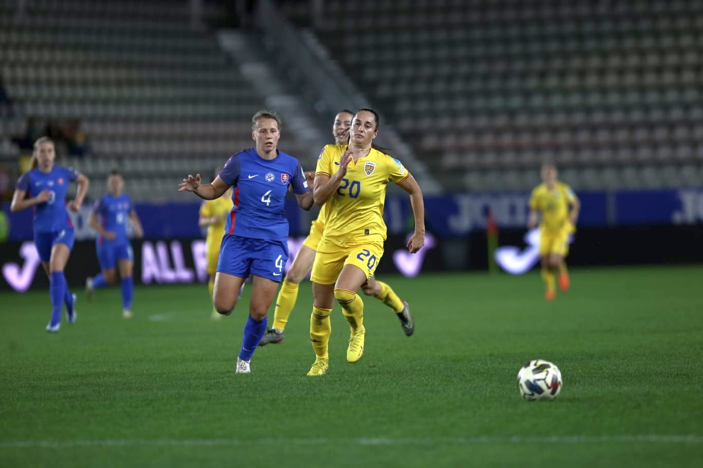 Naționala feminină a României de fotbal, remiză cu Slovacia. Bara ne-a salvat de la a treia înfrângere din grupă