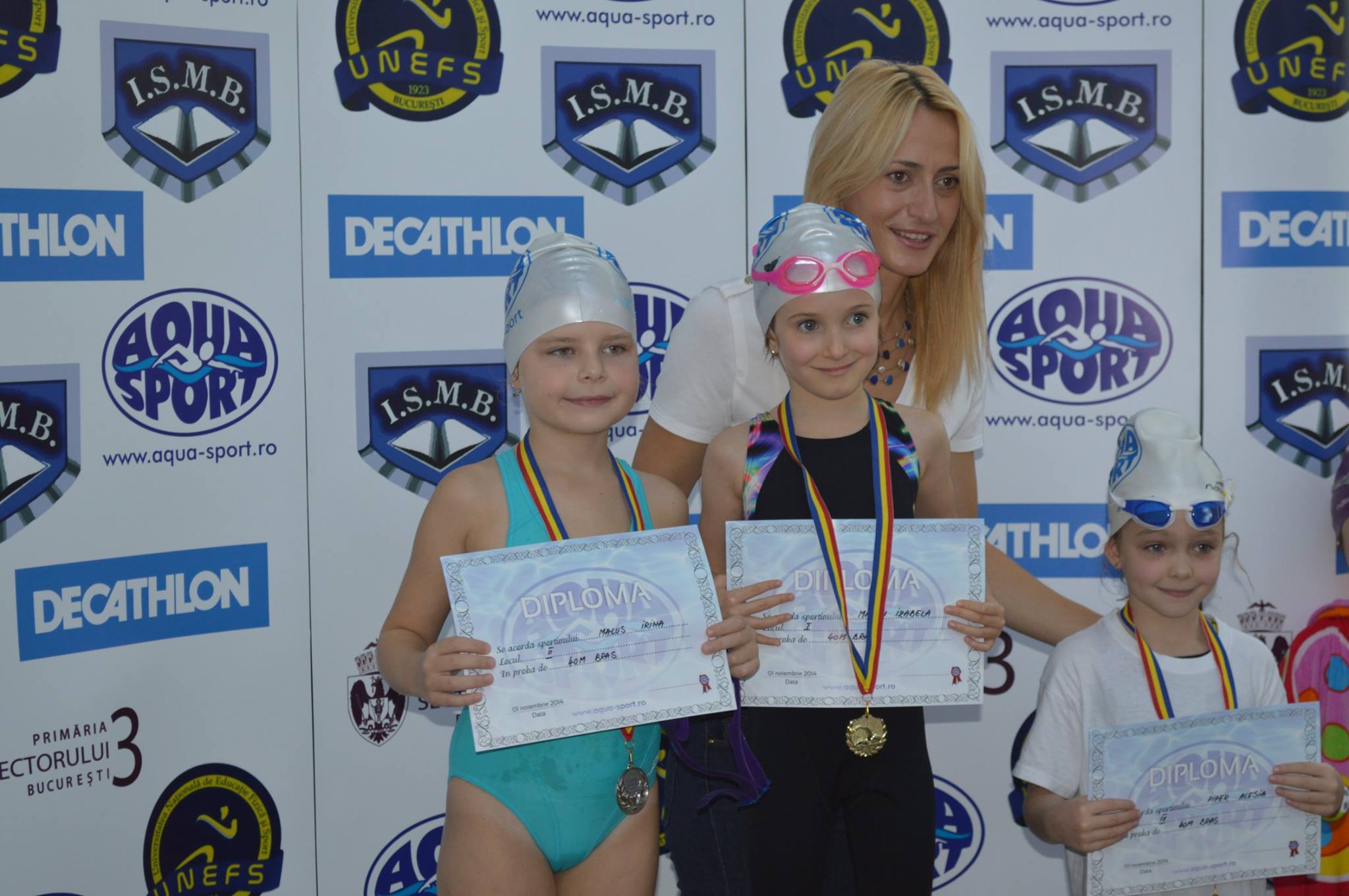 GALERIE FOTO / Camelia Potec, alături de viitorii campioni ai nataţiei româneşti