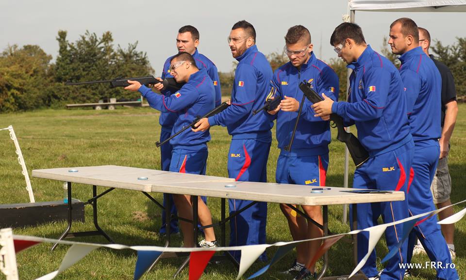 Stejarii s-au distrat tir cu arcul, tras la talere sau la tinţă fixă. ^Convocat în locul lui Ovidiu Toniţa, accidentat, Vlad Nistor a făcut primul antrenament la Cupa Mondială / FOTO&VIDEO
